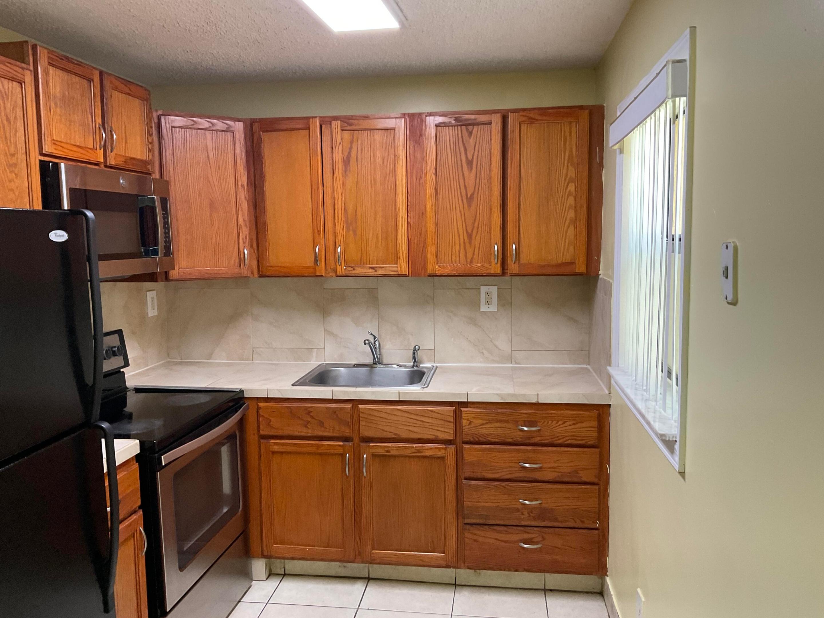 310 Meadows, Boynton Beach FL 33436