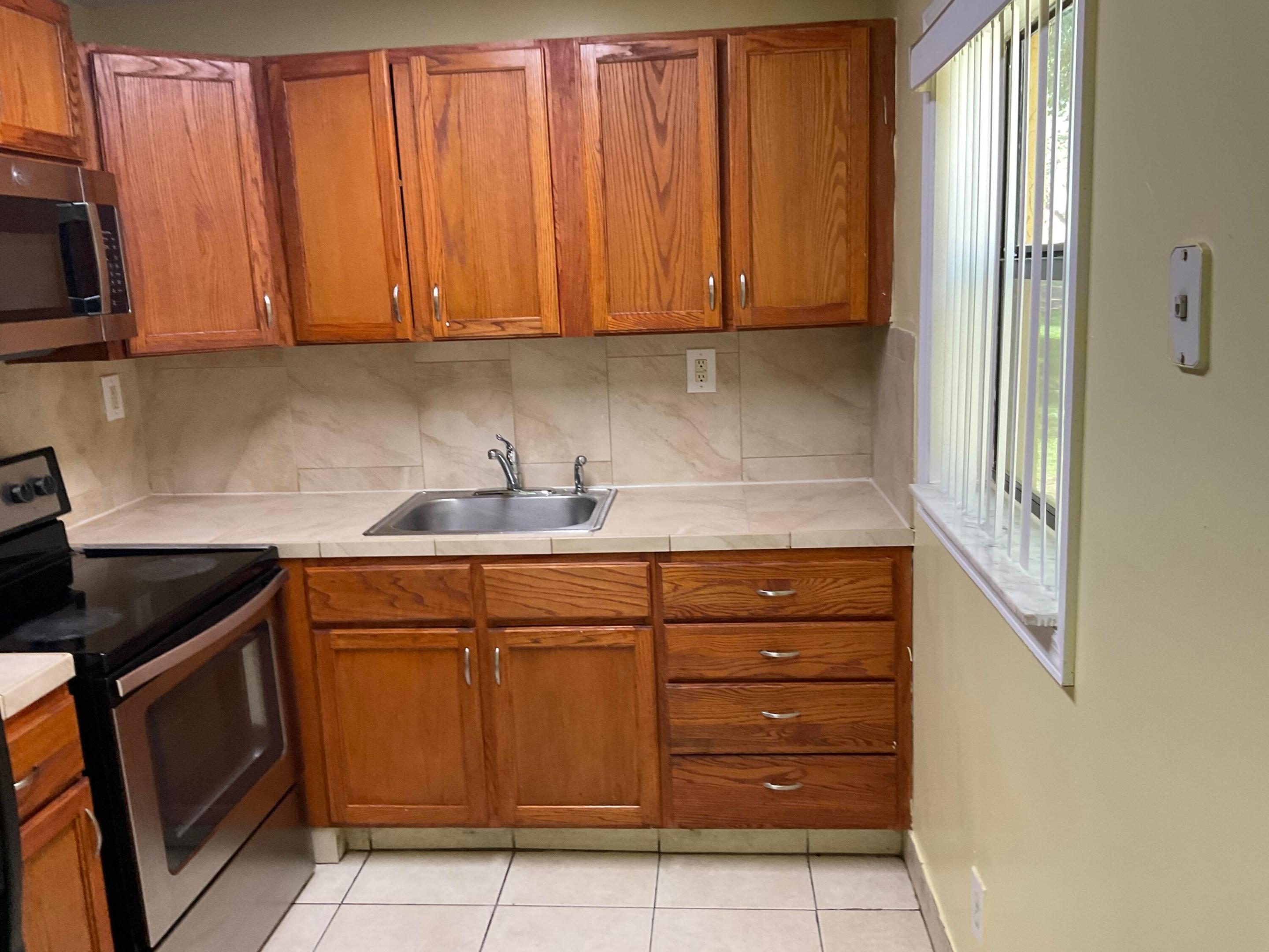 310 Meadows, Boynton Beach FL 33436