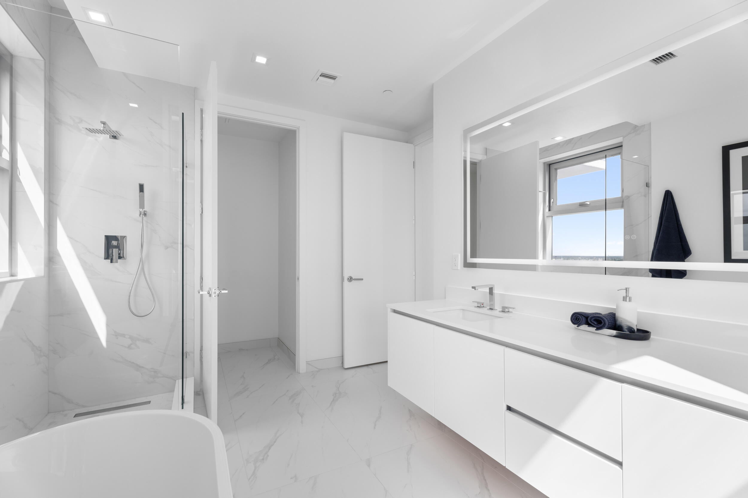 220 Lake Shore #1523, Lake Park FL 33403
