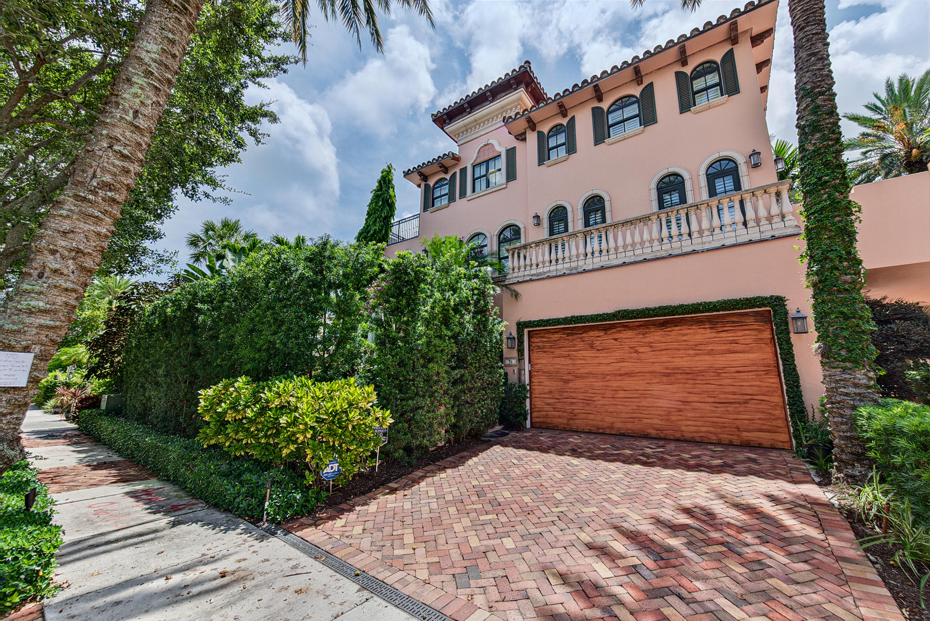 31 SE 10th, Fort Lauderdale FL 33301