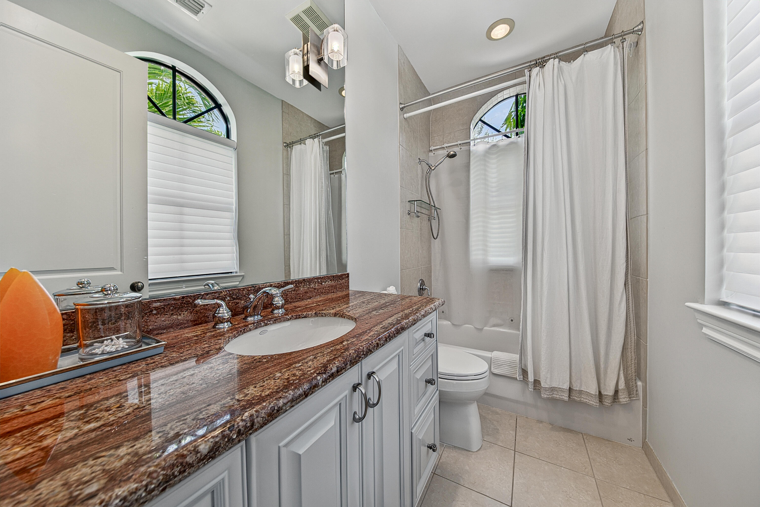 31 SE 10th, Fort Lauderdale FL 33301