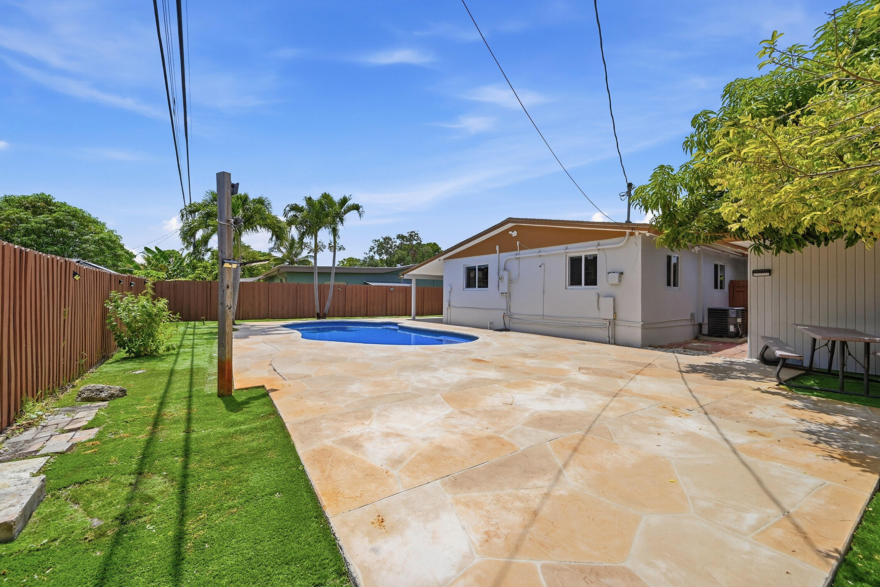 4380 NW 59th, North Lauderdale FL 33319