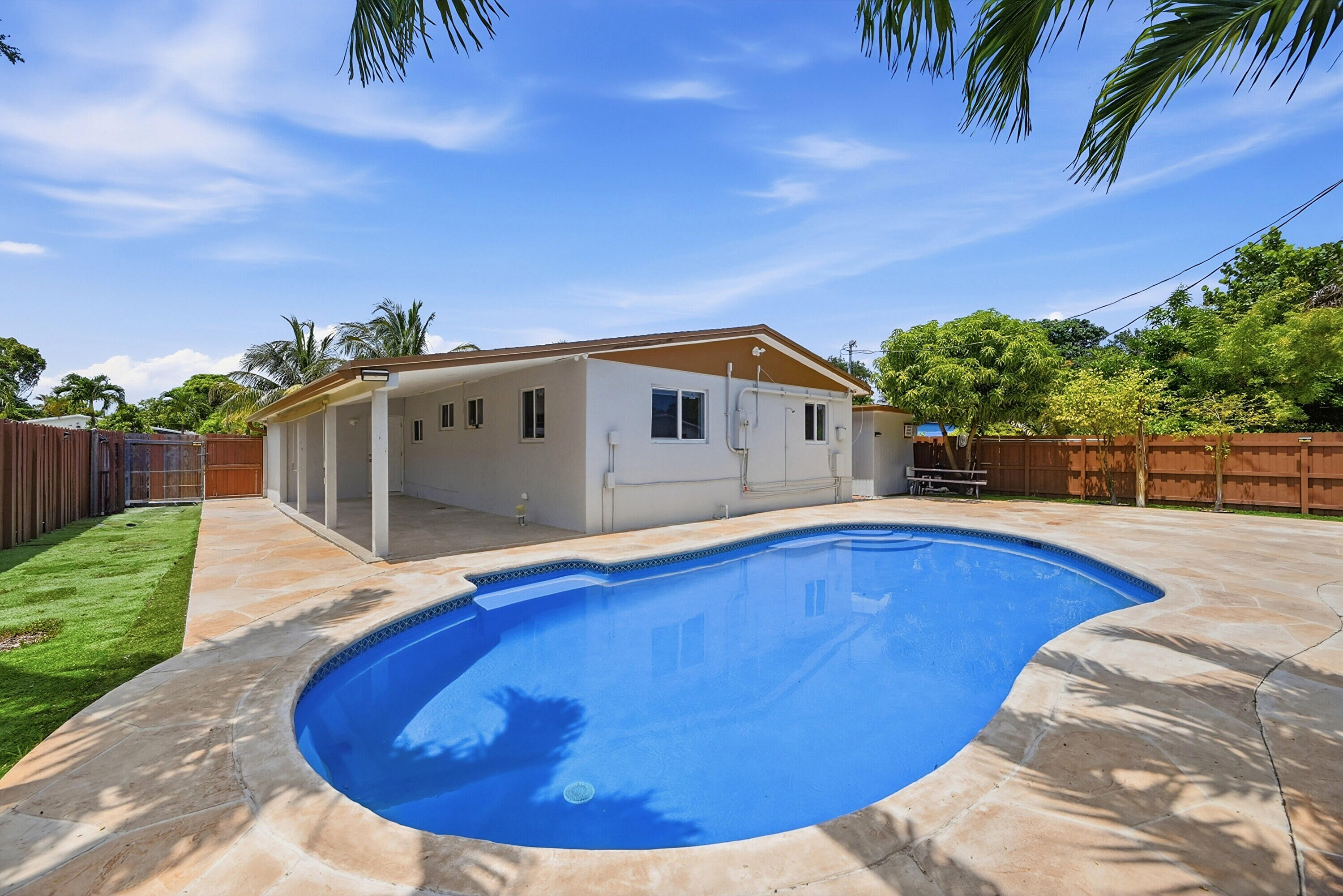 4380 NW 59th, North Lauderdale FL 33319