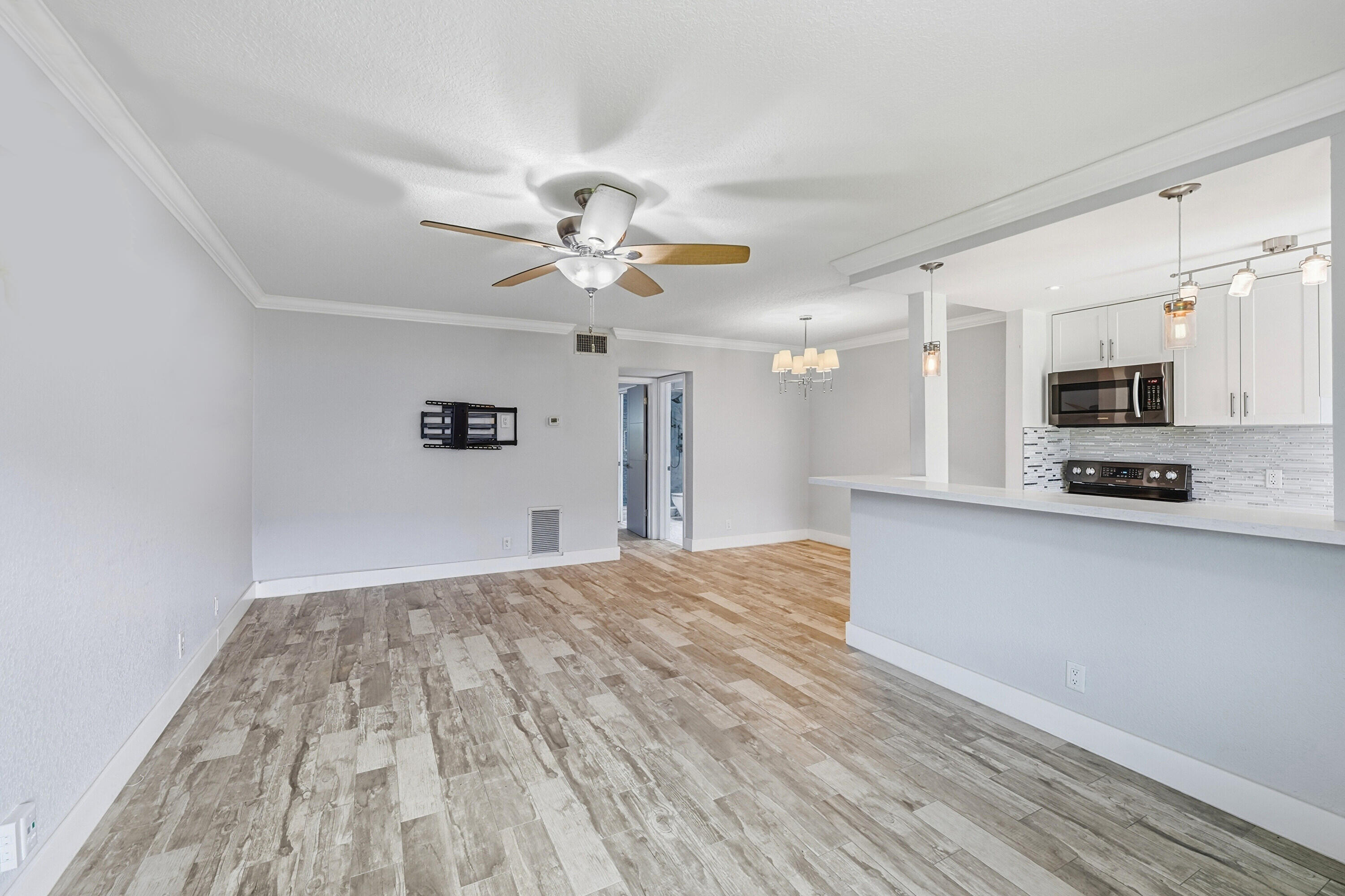 2110 NE 42nd #2b, Lighthouse Point FL 33064