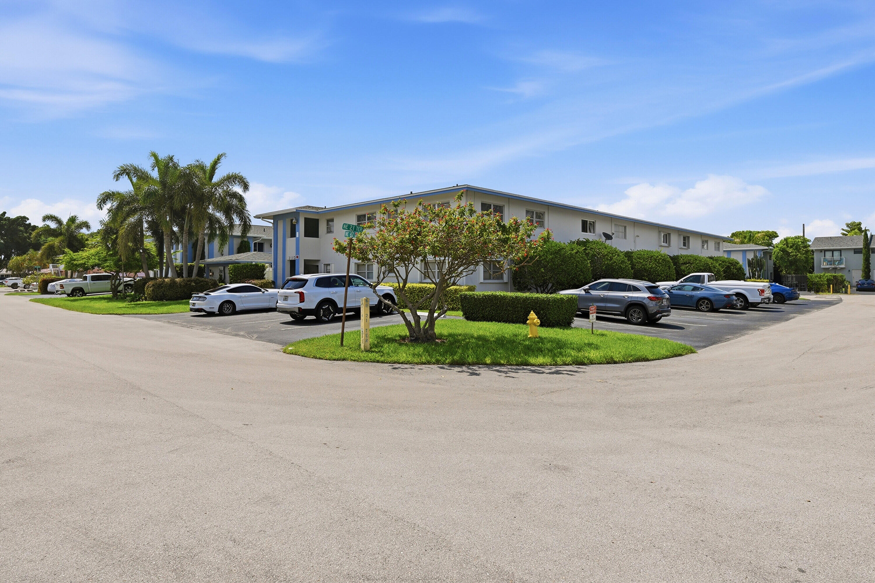 2110 NE 42nd #2b, Lighthouse Point FL 33064