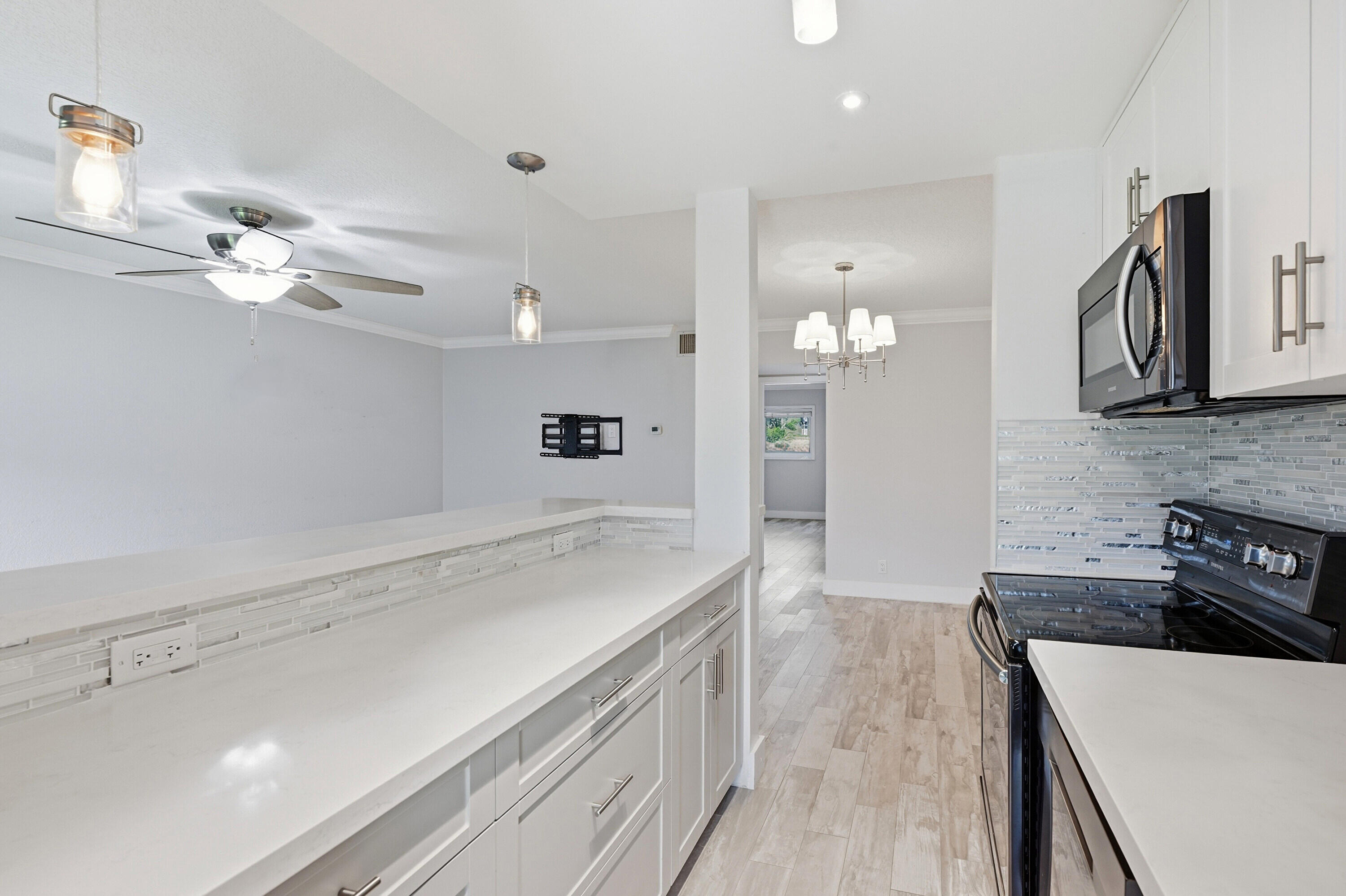 2110 NE 42nd #2b, Lighthouse Point FL 33064