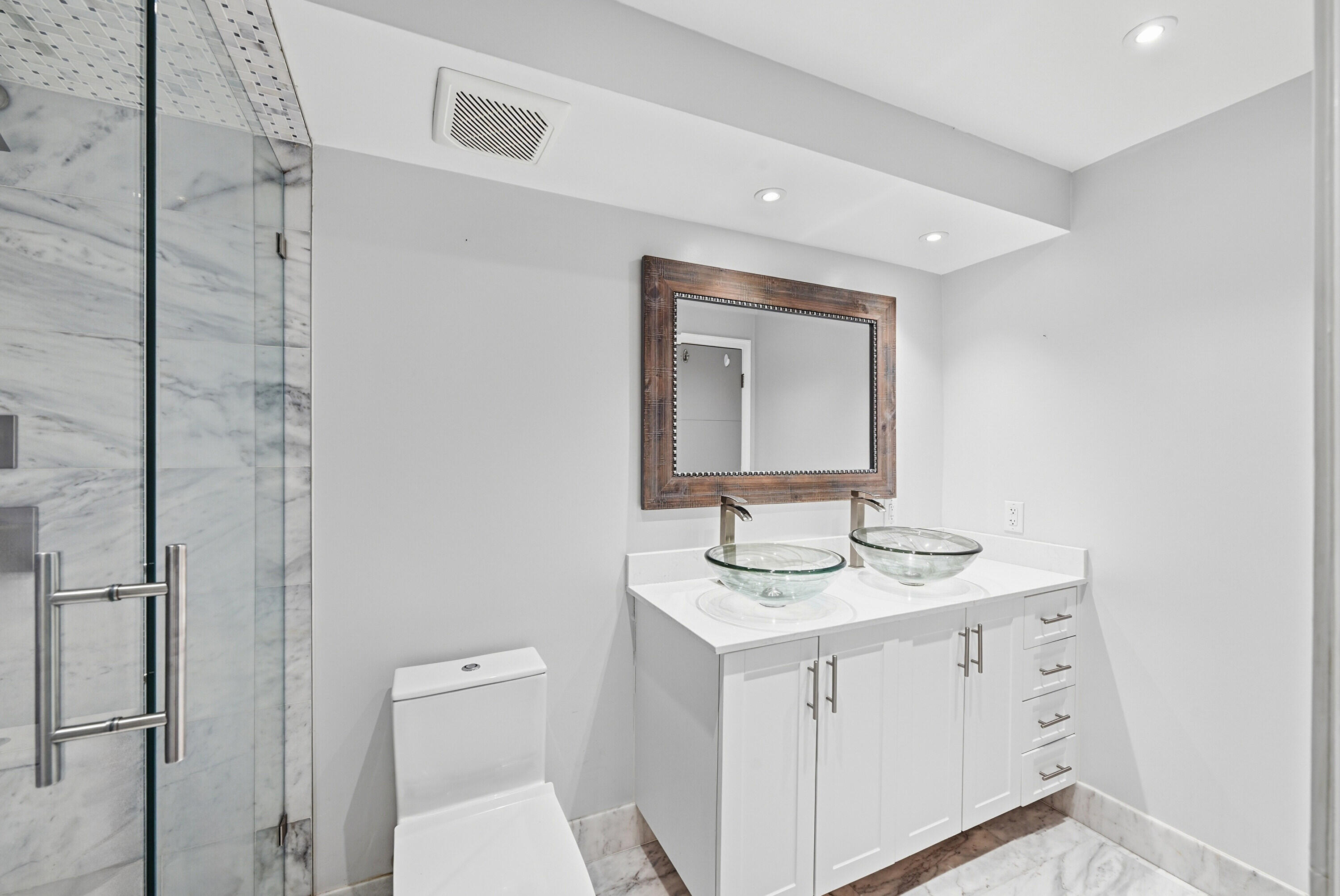 2110 NE 42nd #2b, Lighthouse Point FL 33064