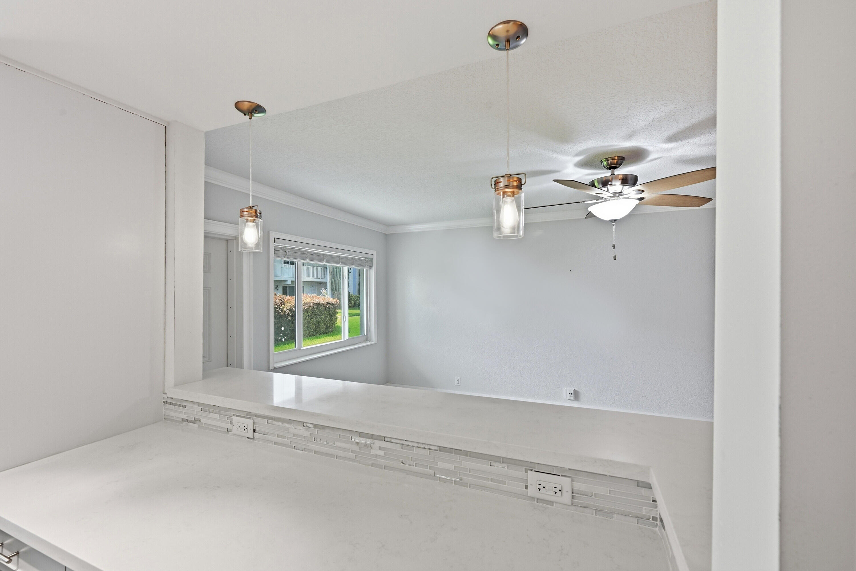 2110 NE 42nd #2b, Lighthouse Point FL 33064