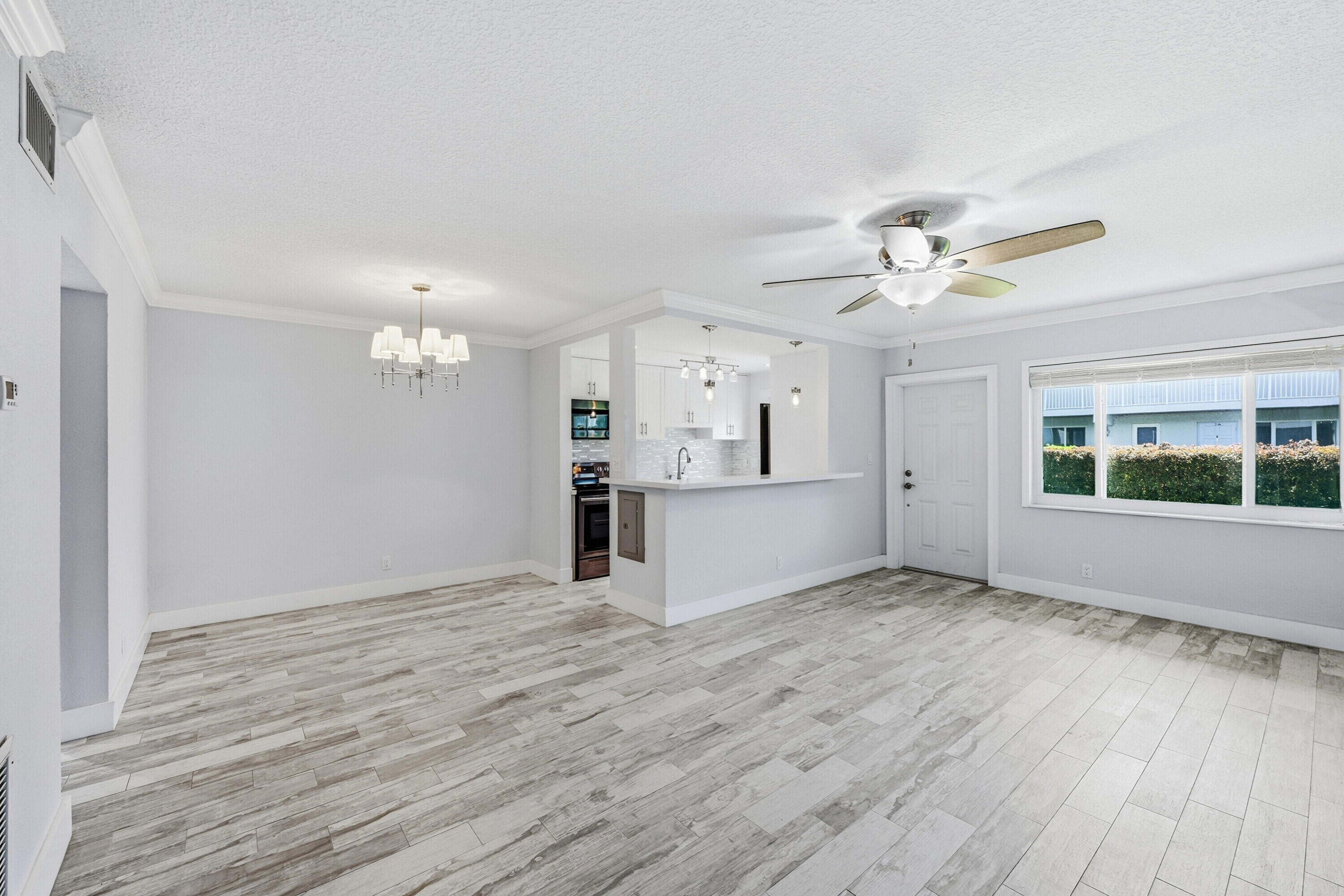 2110 NE 42nd #2b, Lighthouse Point FL 33064