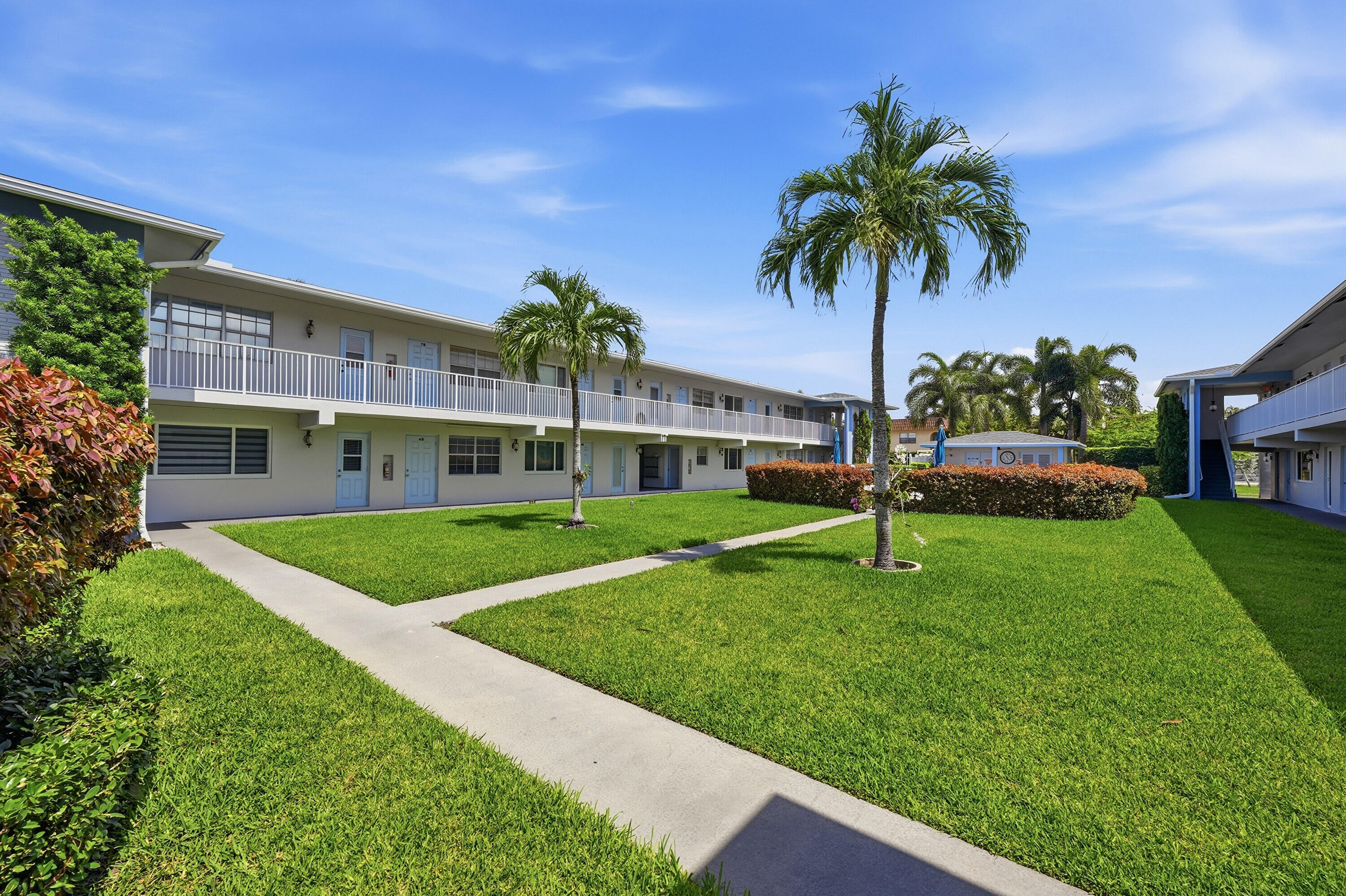 2110 NE 42nd #2b, Lighthouse Point FL 33064