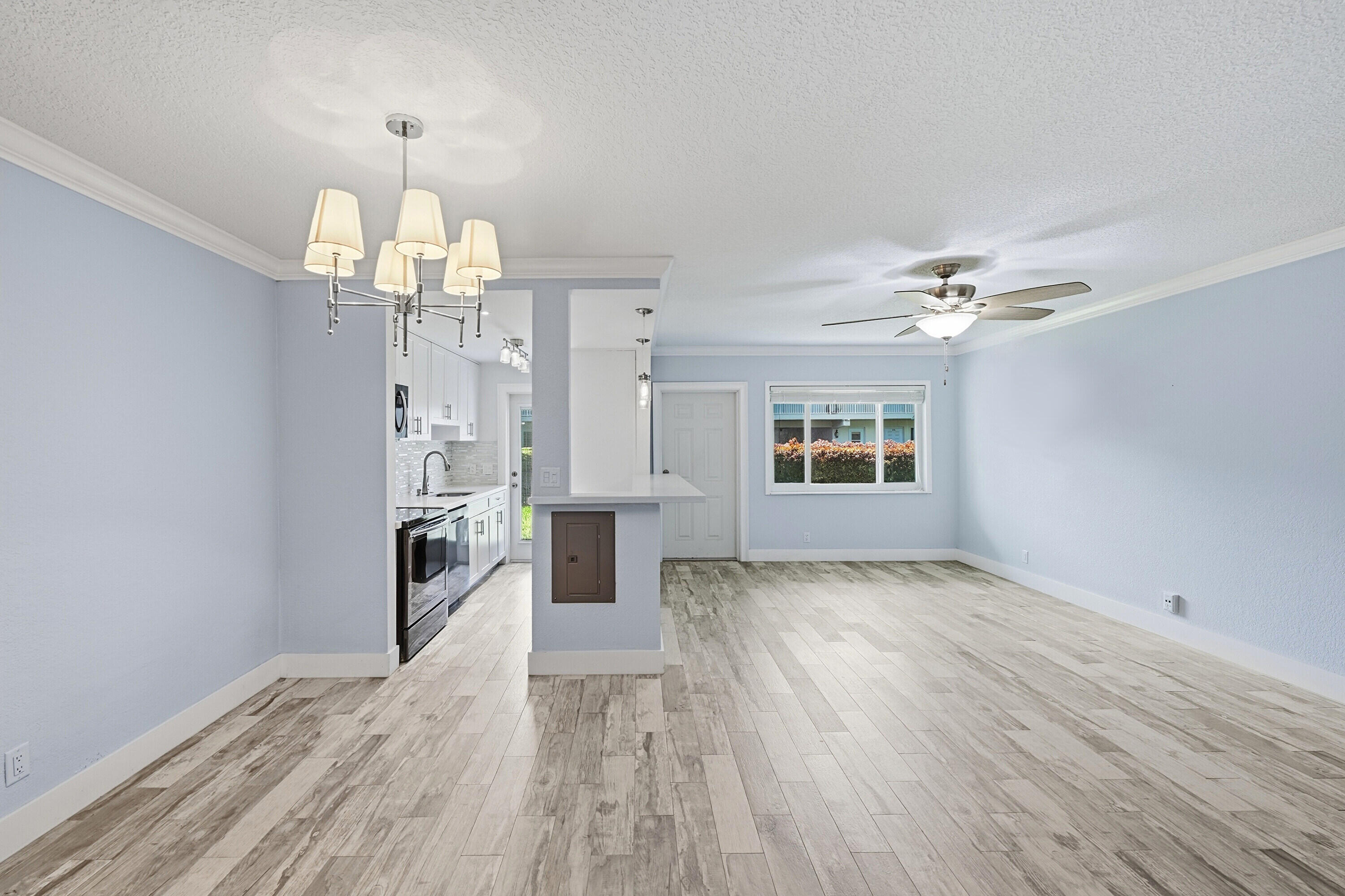 2110 NE 42nd #2b, Lighthouse Point FL 33064