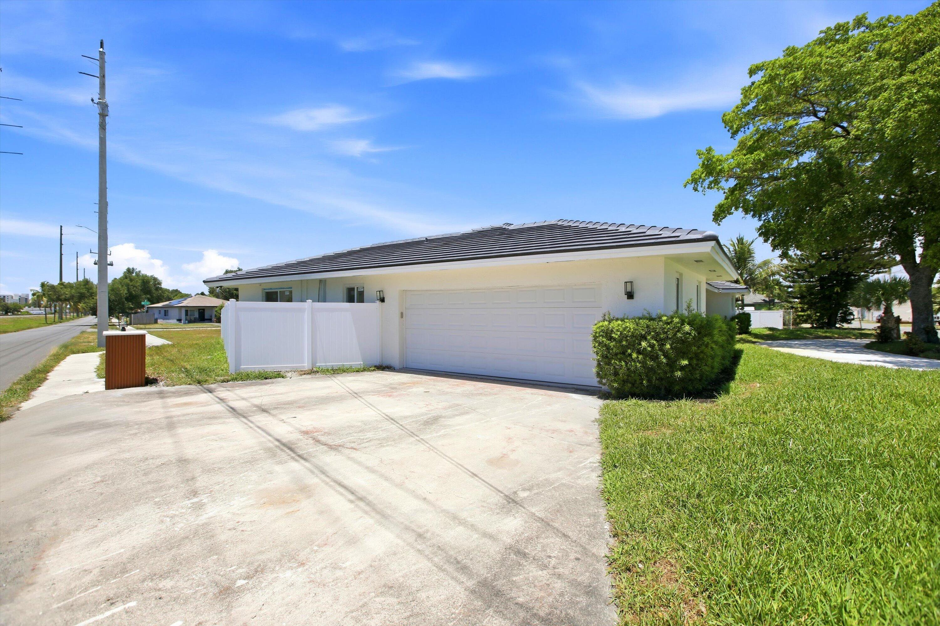 401 NW 3rd, Dania Beach FL 33004