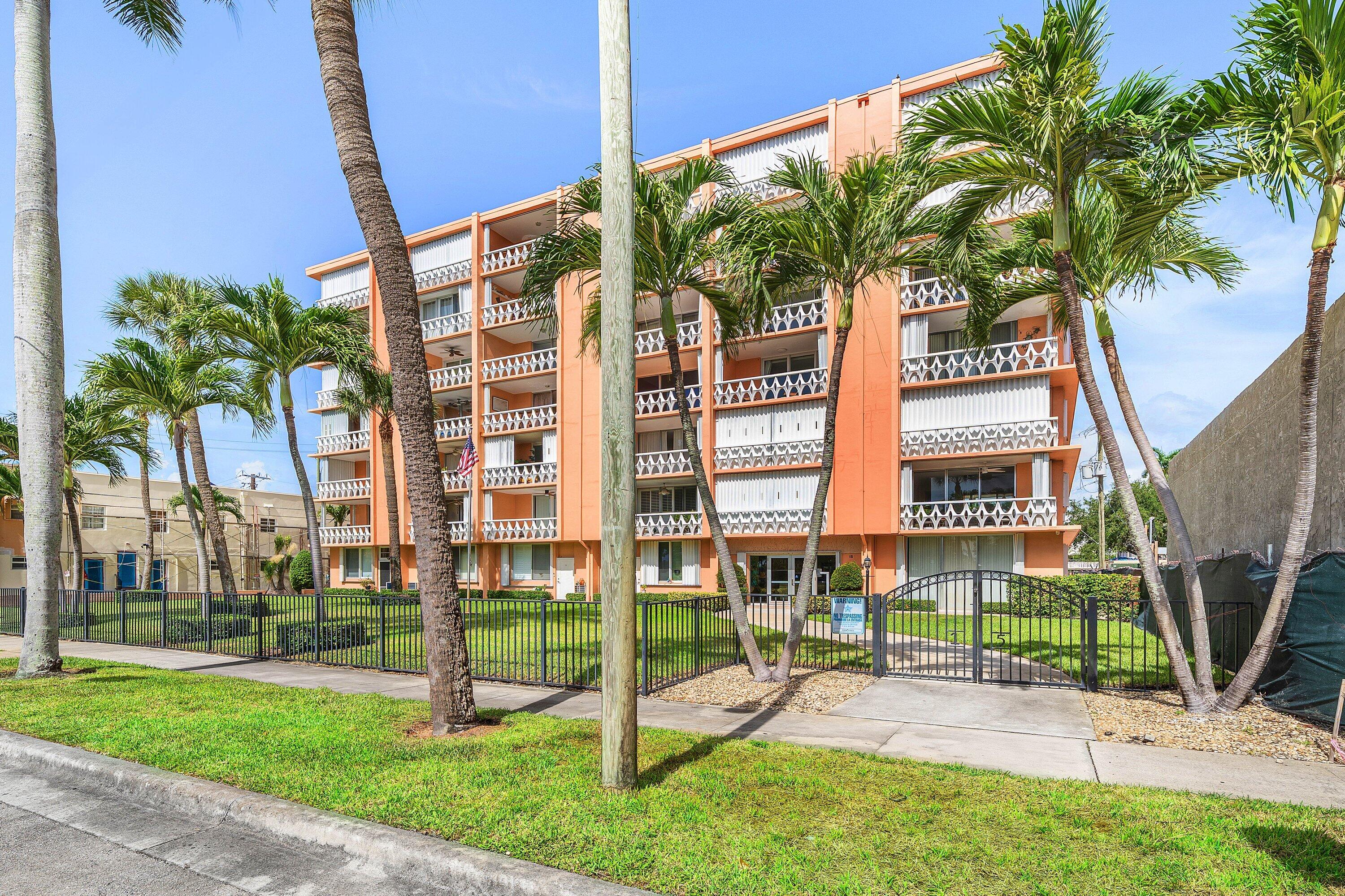 15 S Golfview #206, Lake Worth FL 33460