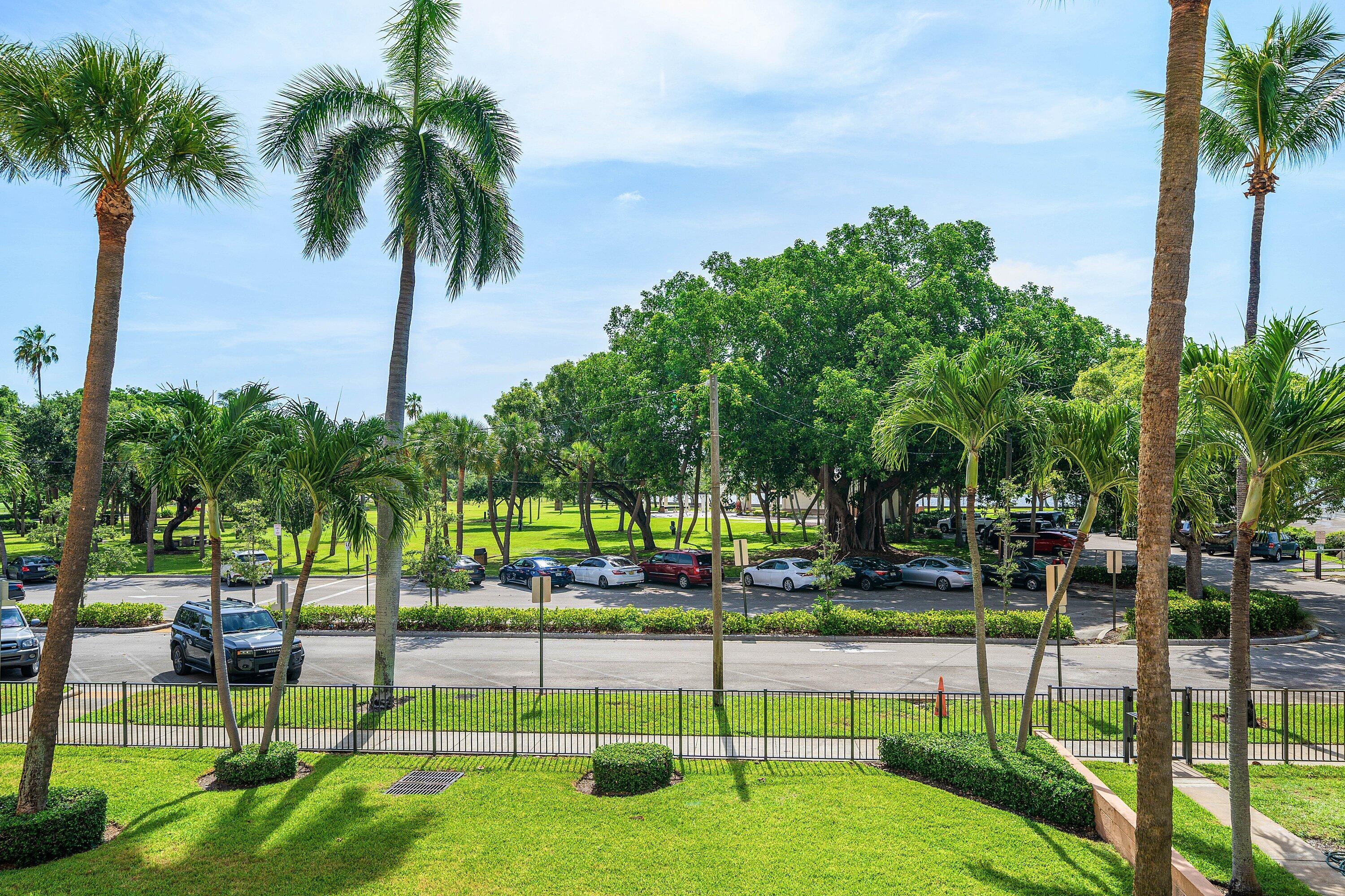 15 S Golfview #206, Lake Worth FL 33460