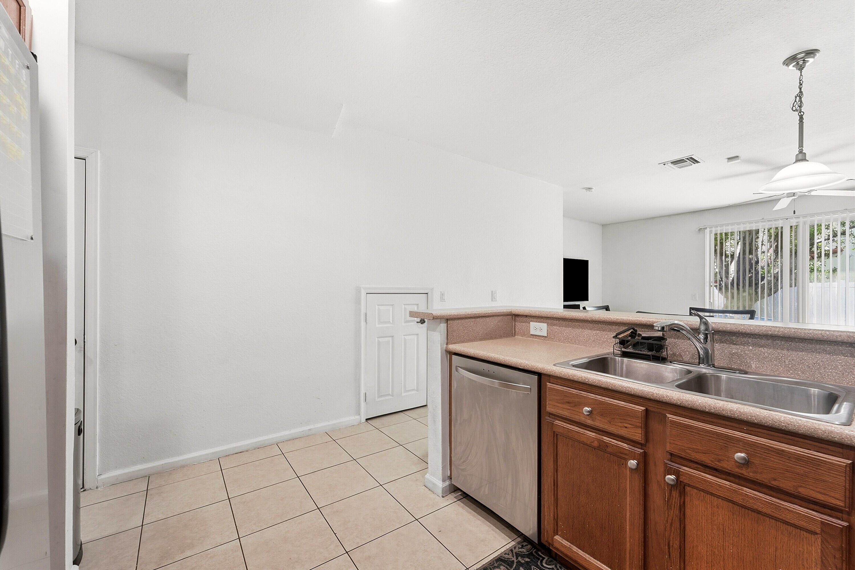 6720 Cypress Walk, Tamarac FL 33321