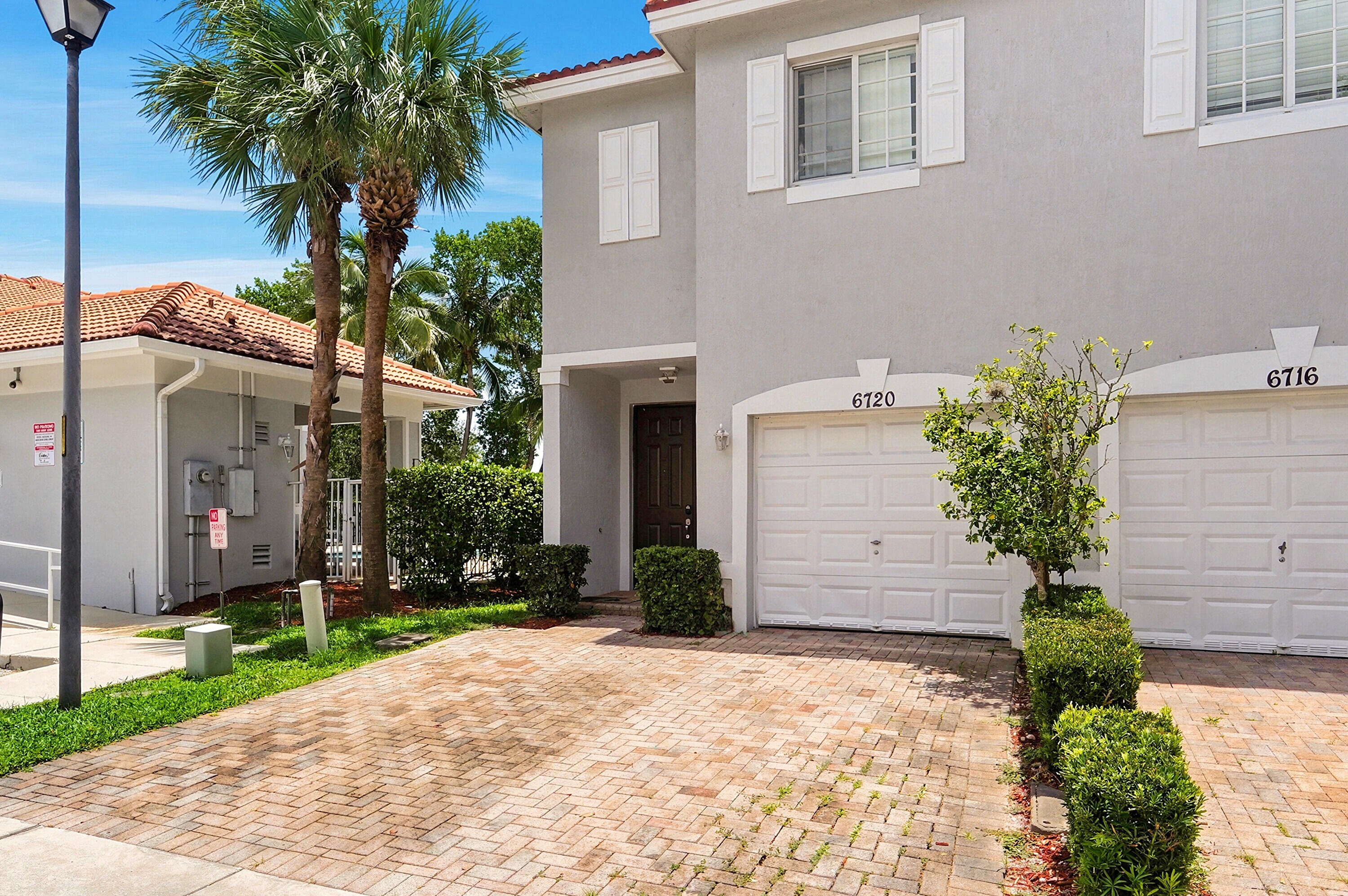 6720 Cypress Walk, Tamarac FL 33321