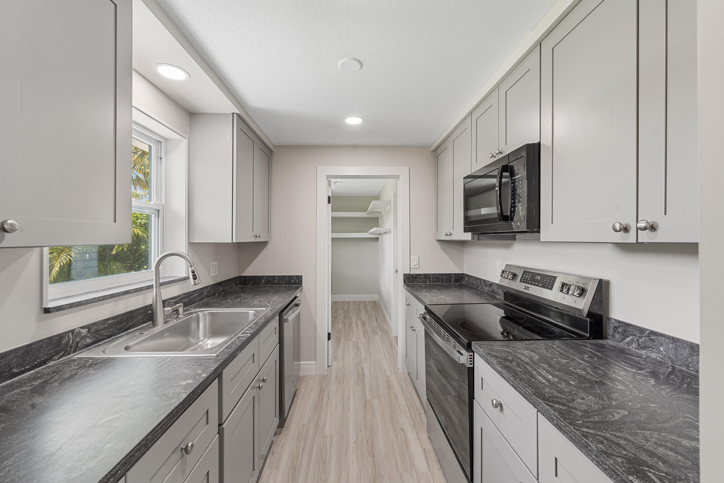204 Circle, Jupiter FL 33458