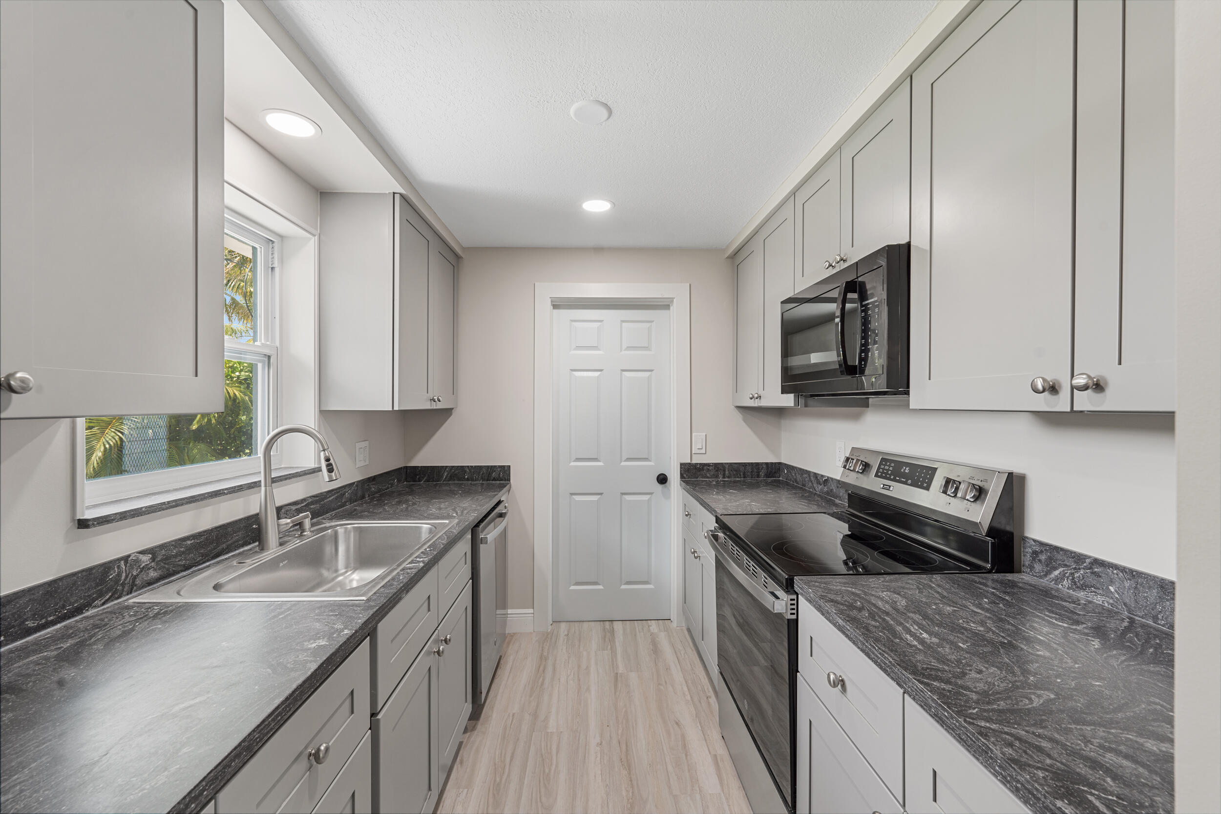 204 Circle, Jupiter FL 33458