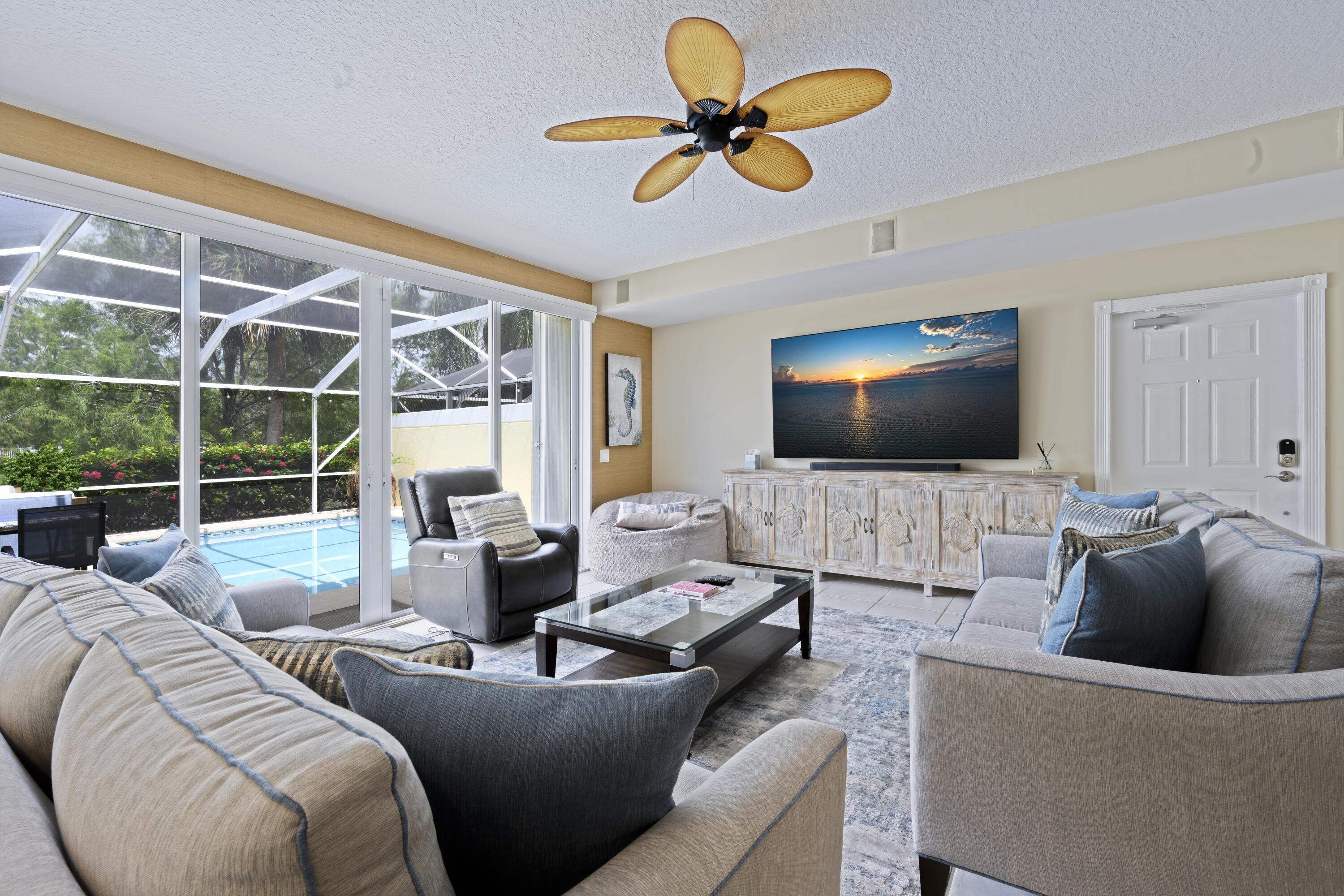 435 Capistrano, Palm Beach Gardens FL 33410