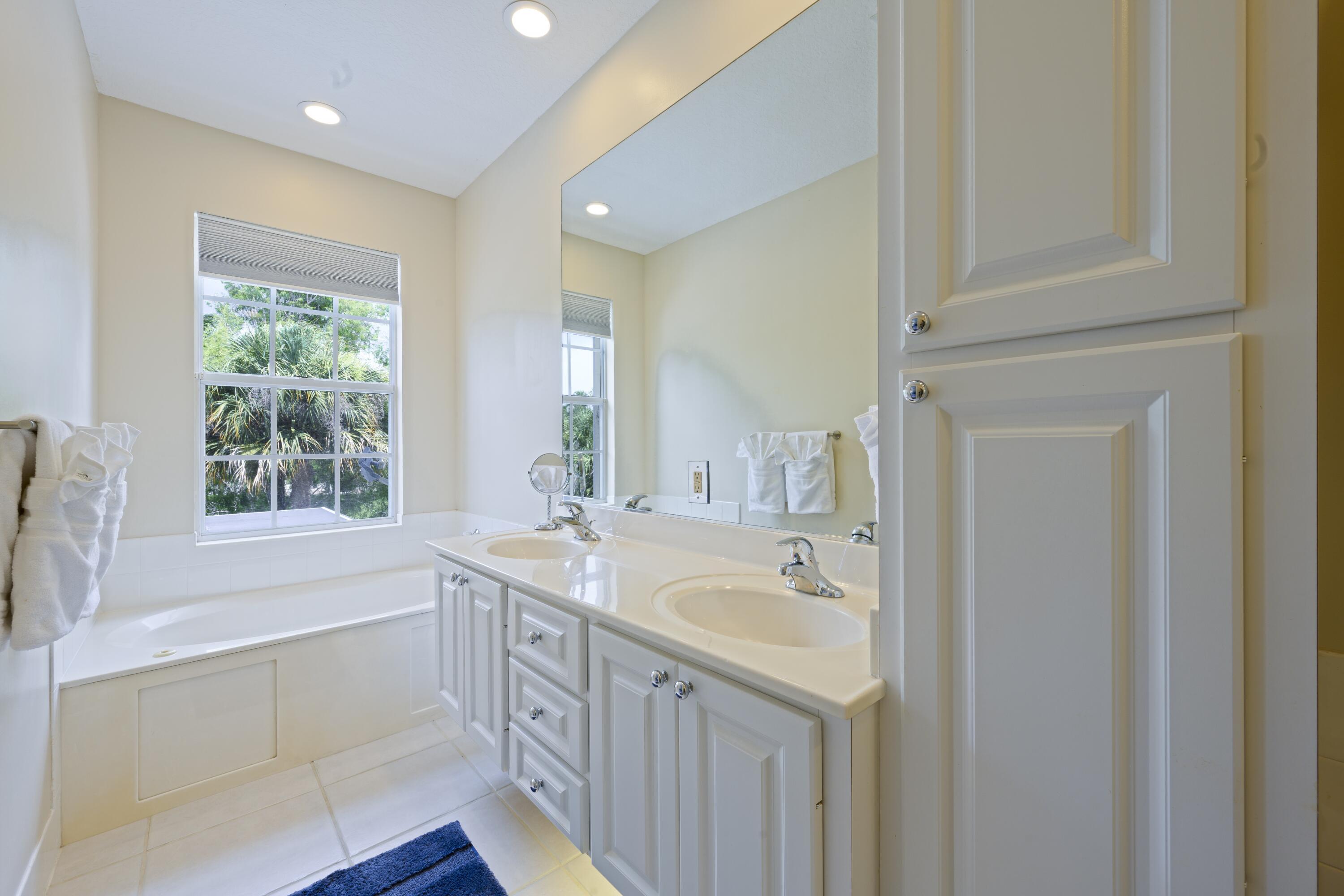 435 Capistrano, Palm Beach Gardens FL 33410