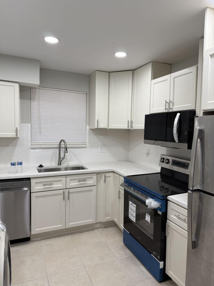 2810 Riverside #201-4, Coral Springs FL 33065
