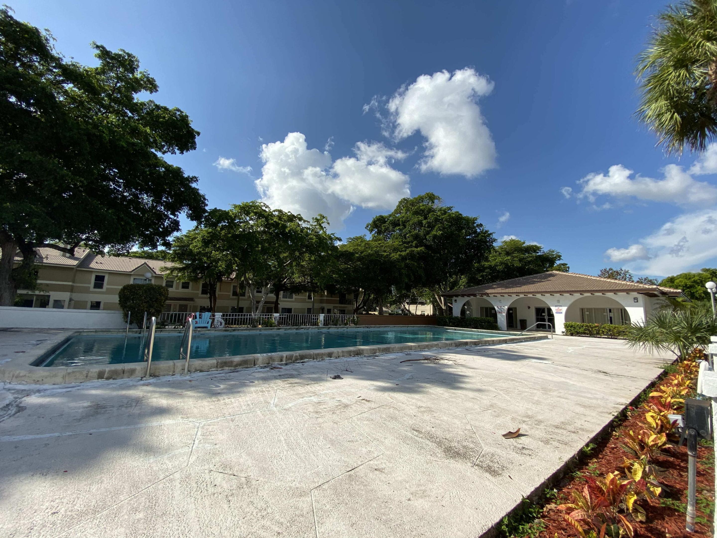 2810 Riverside #201-4, Coral Springs FL 33065
