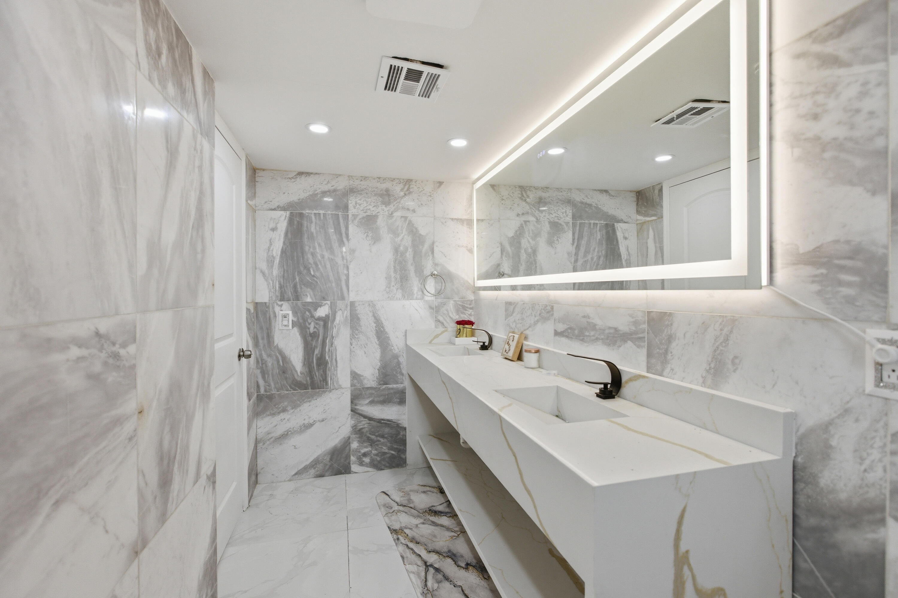 2101 S Ocean #1507, Hollywood FL 33019