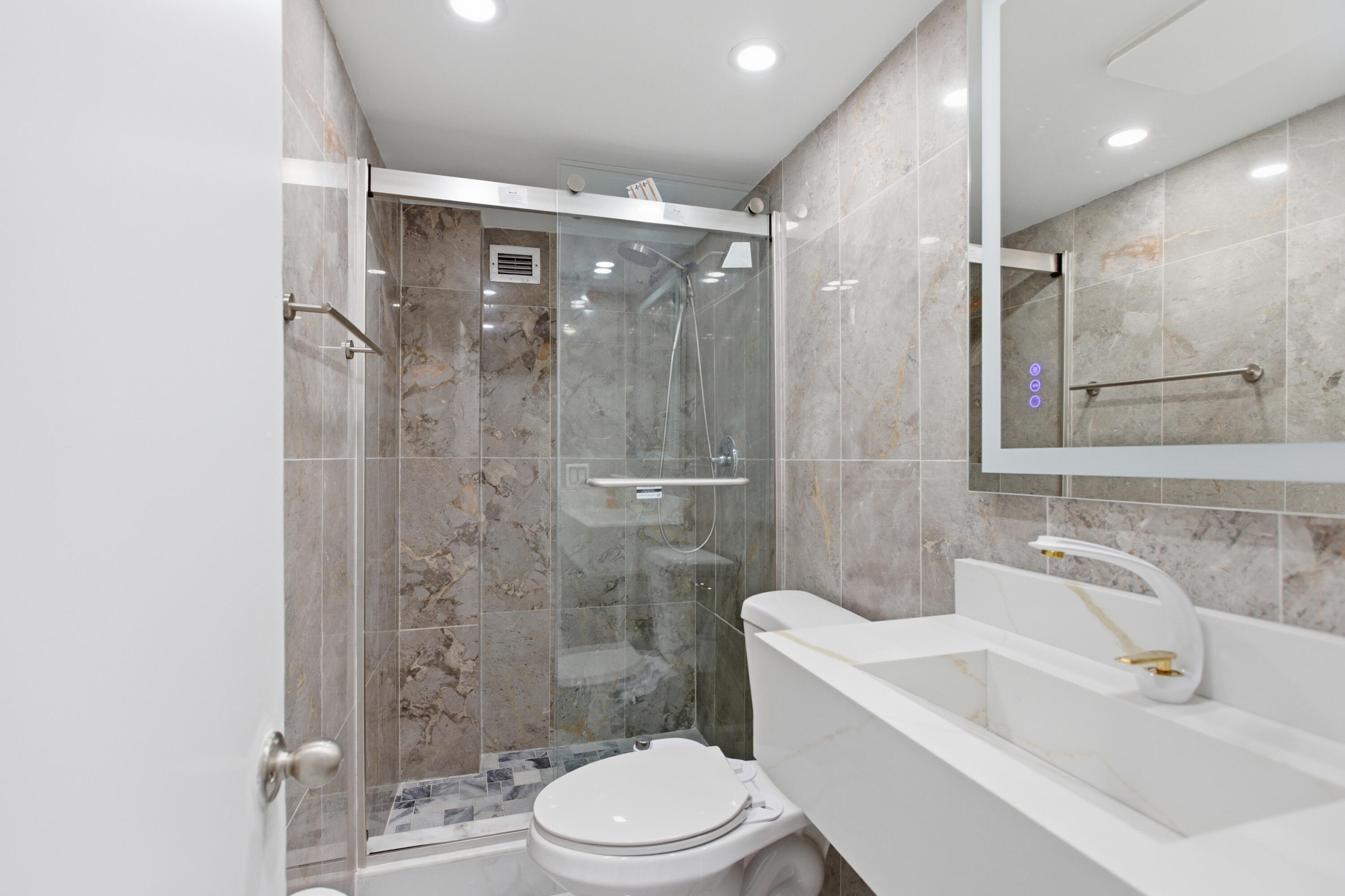 2101 S Ocean #1507, Hollywood FL 33019