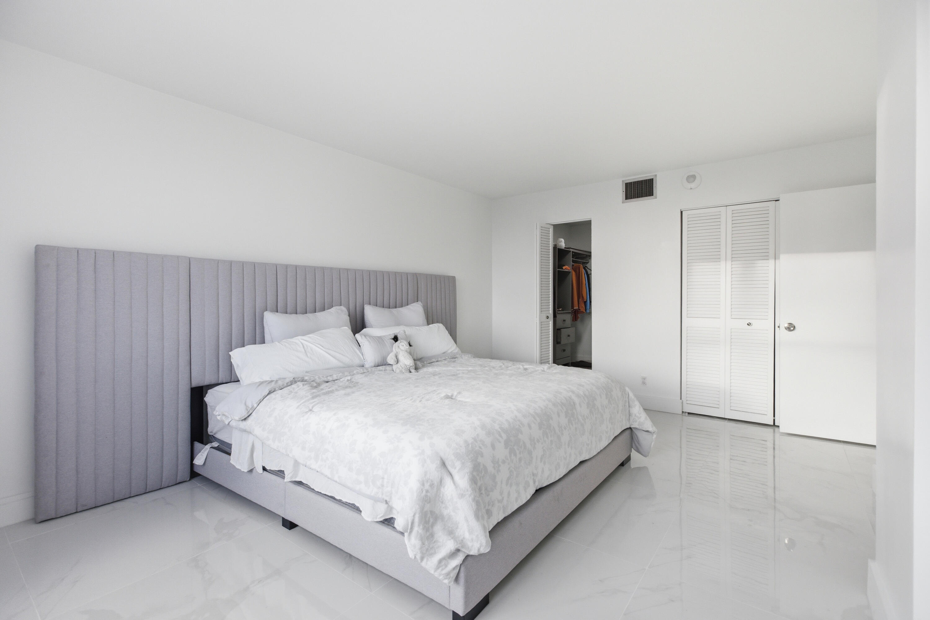 2101 S Ocean #1507, Hollywood FL 33019