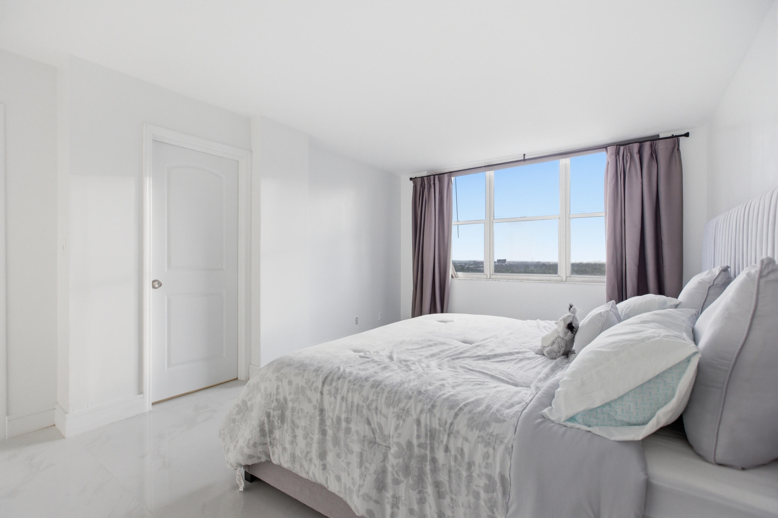 2101 S Ocean #1507, Hollywood FL 33019