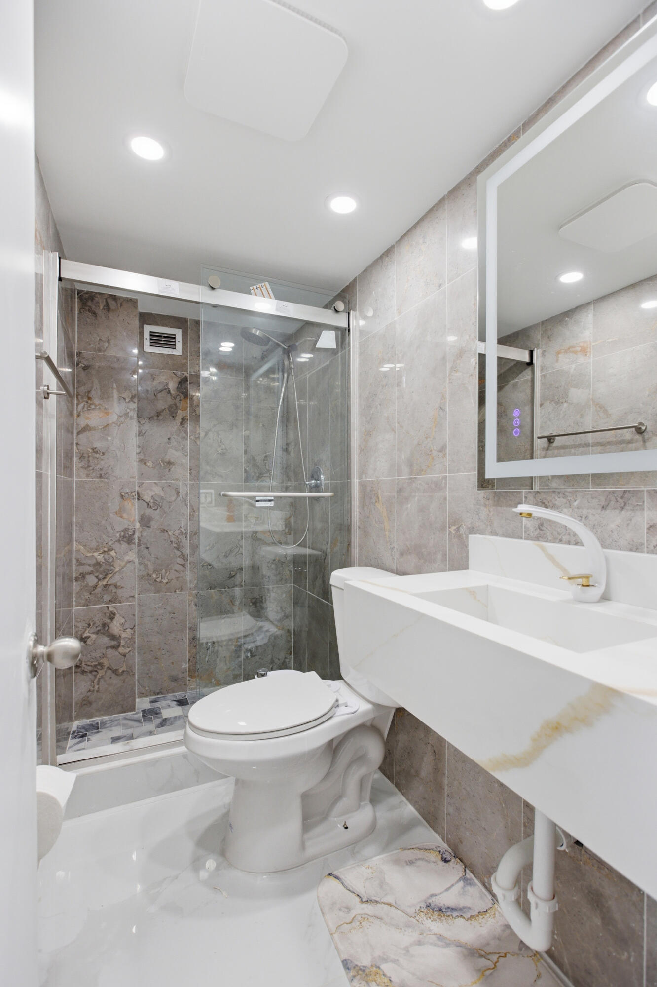 2101 S Ocean #1507, Hollywood FL 33019