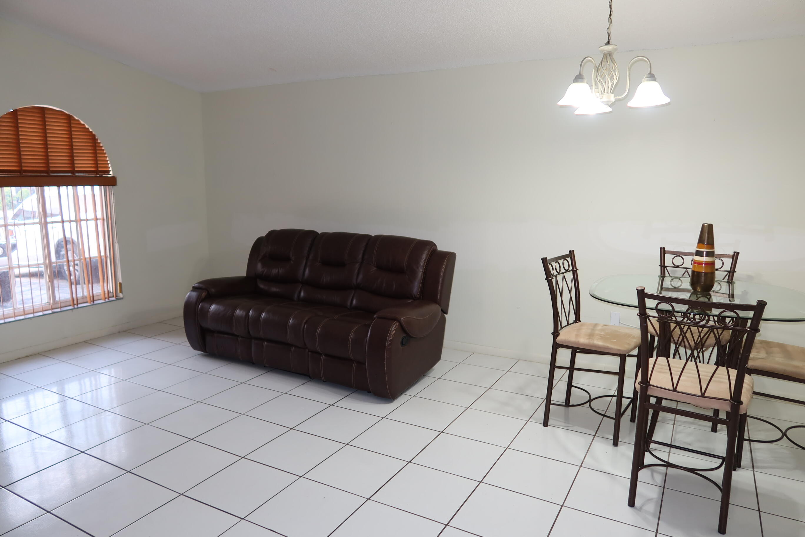 7001 W 35th #273, Hialeah FL 33018