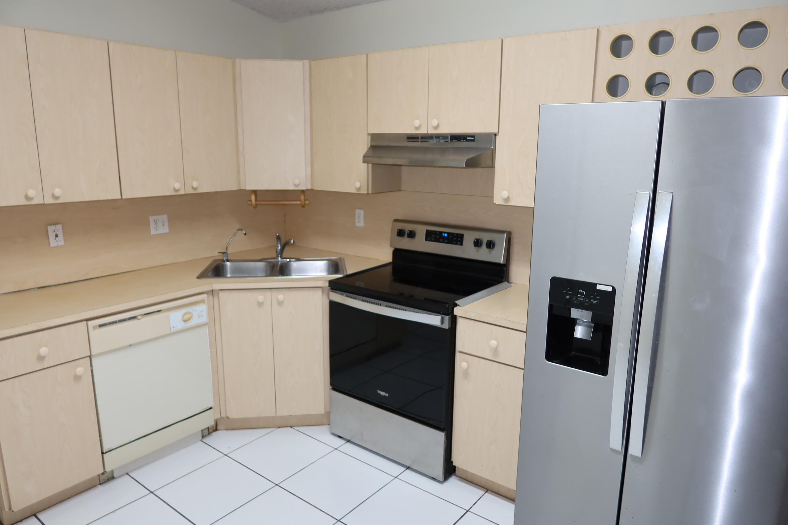 7001 W 35th #273, Hialeah FL 33018