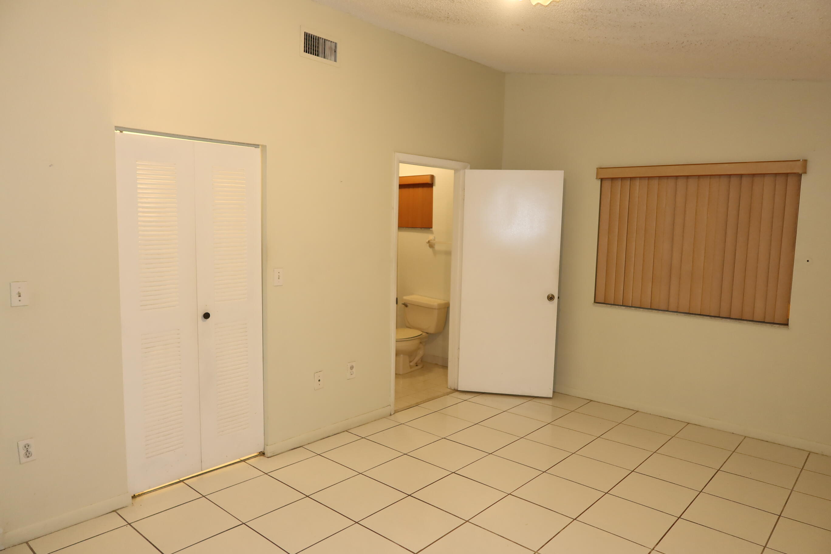 7001 W 35th #273, Hialeah FL 33018