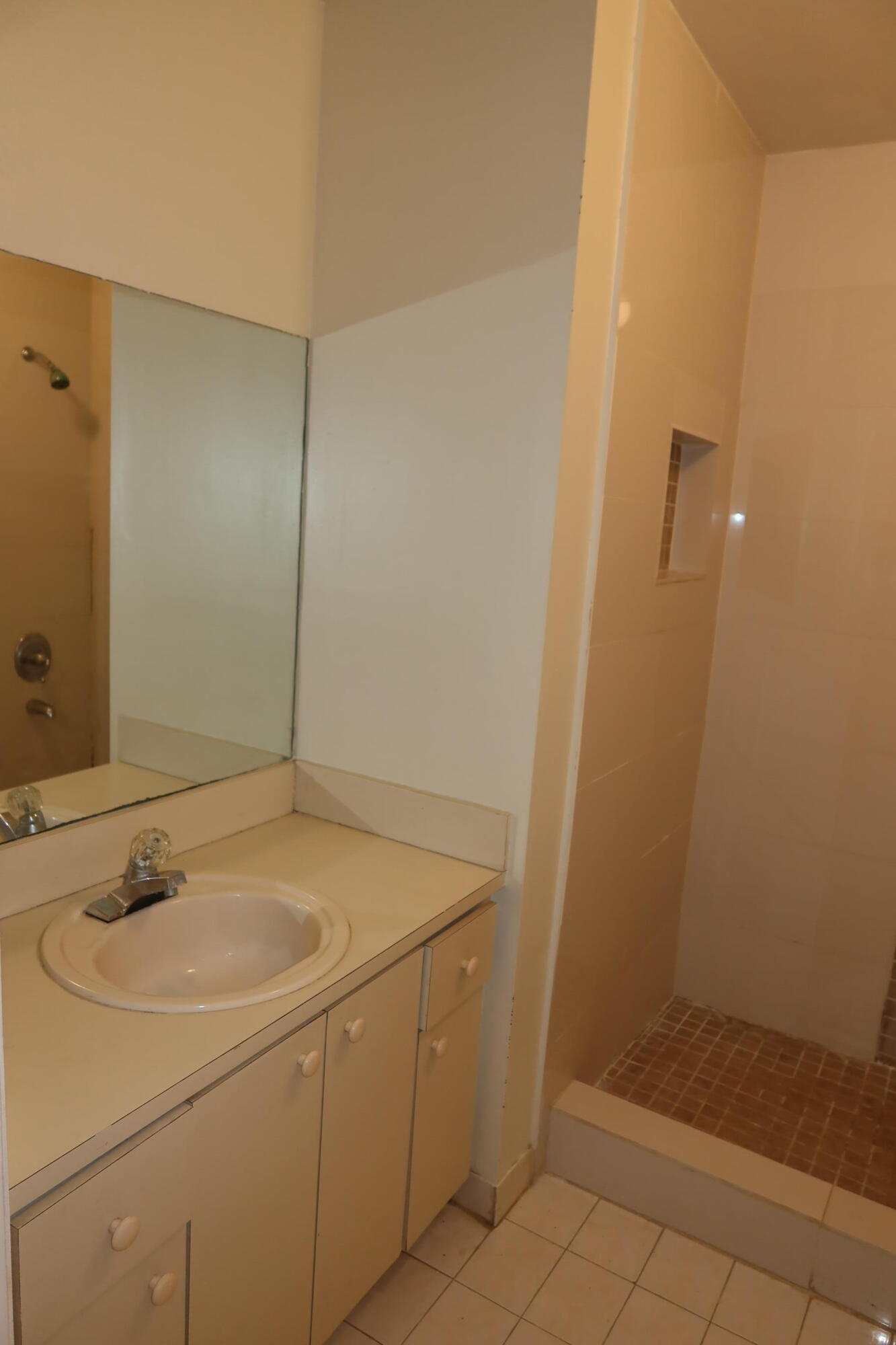 7001 W 35th #273, Hialeah FL 33018