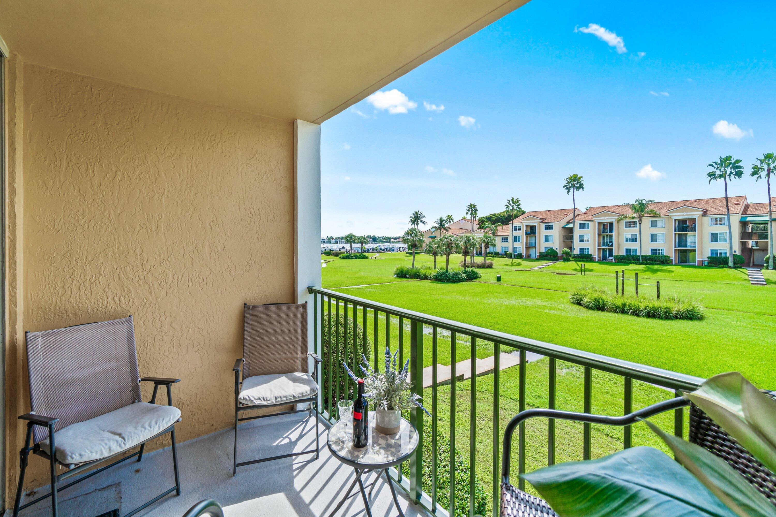 145 Yacht Club #210, Hypoluxo FL 33462