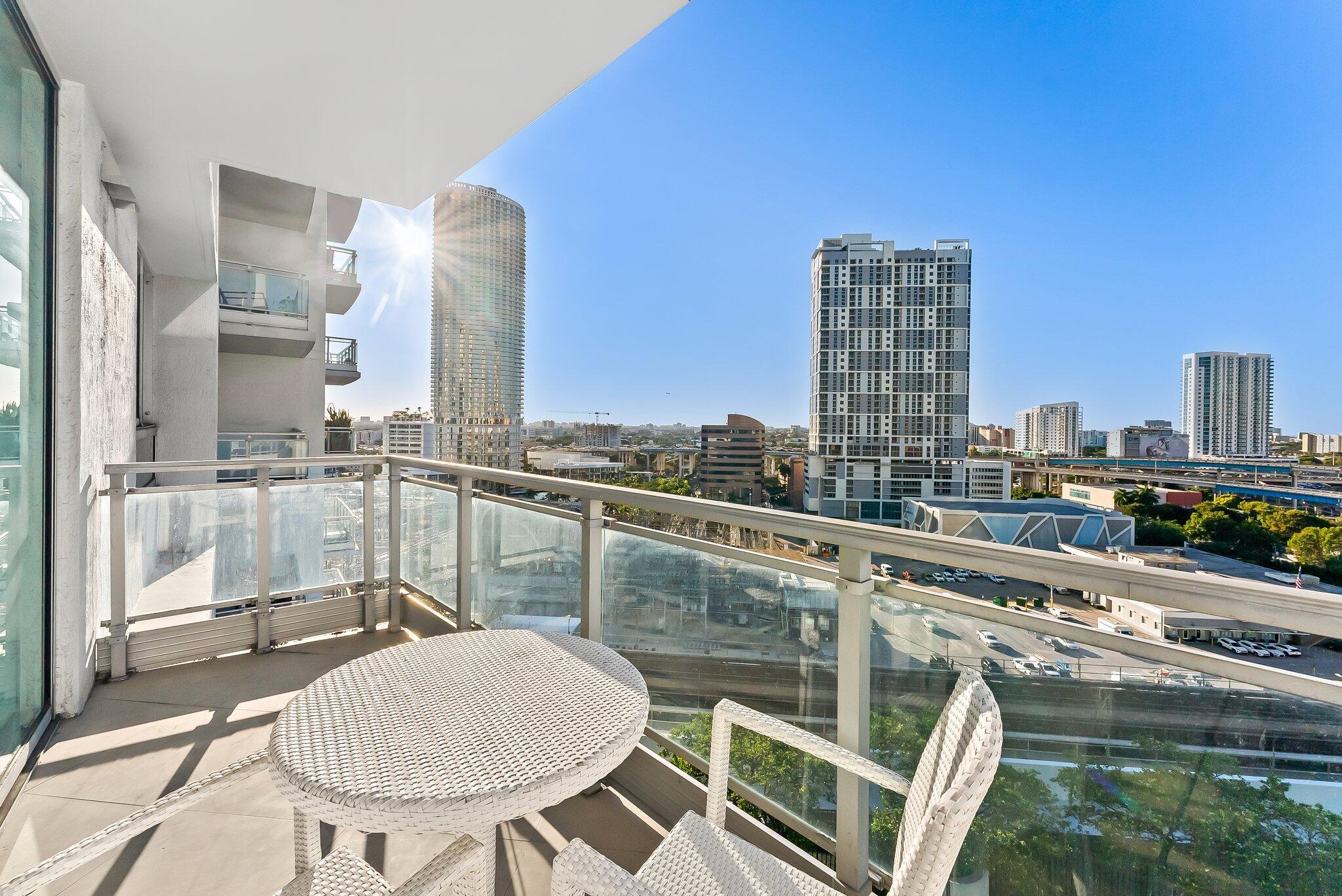 90 SW 3rd #1410, Miami FL 33130