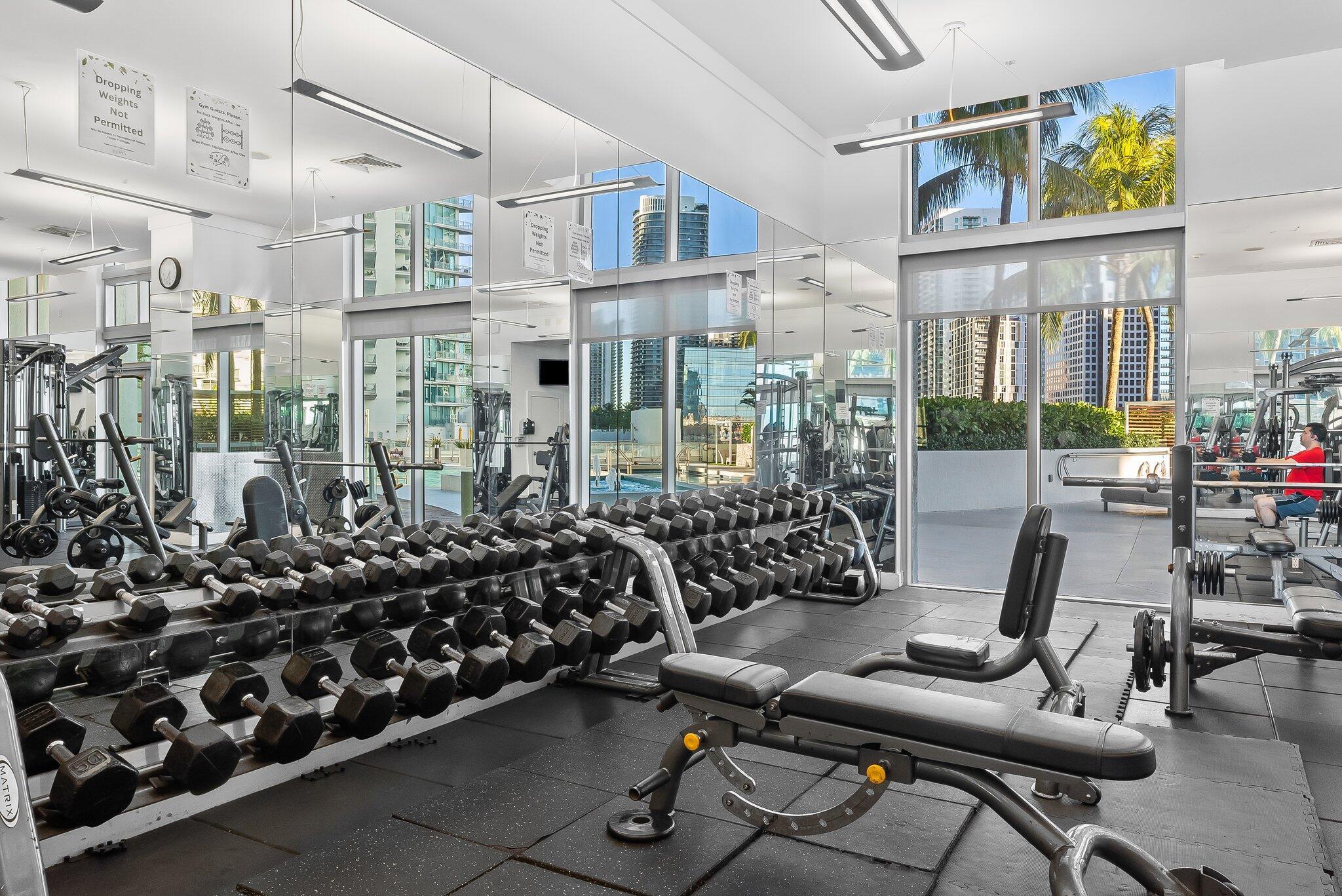 90 SW 3rd #1410, Miami FL 33130