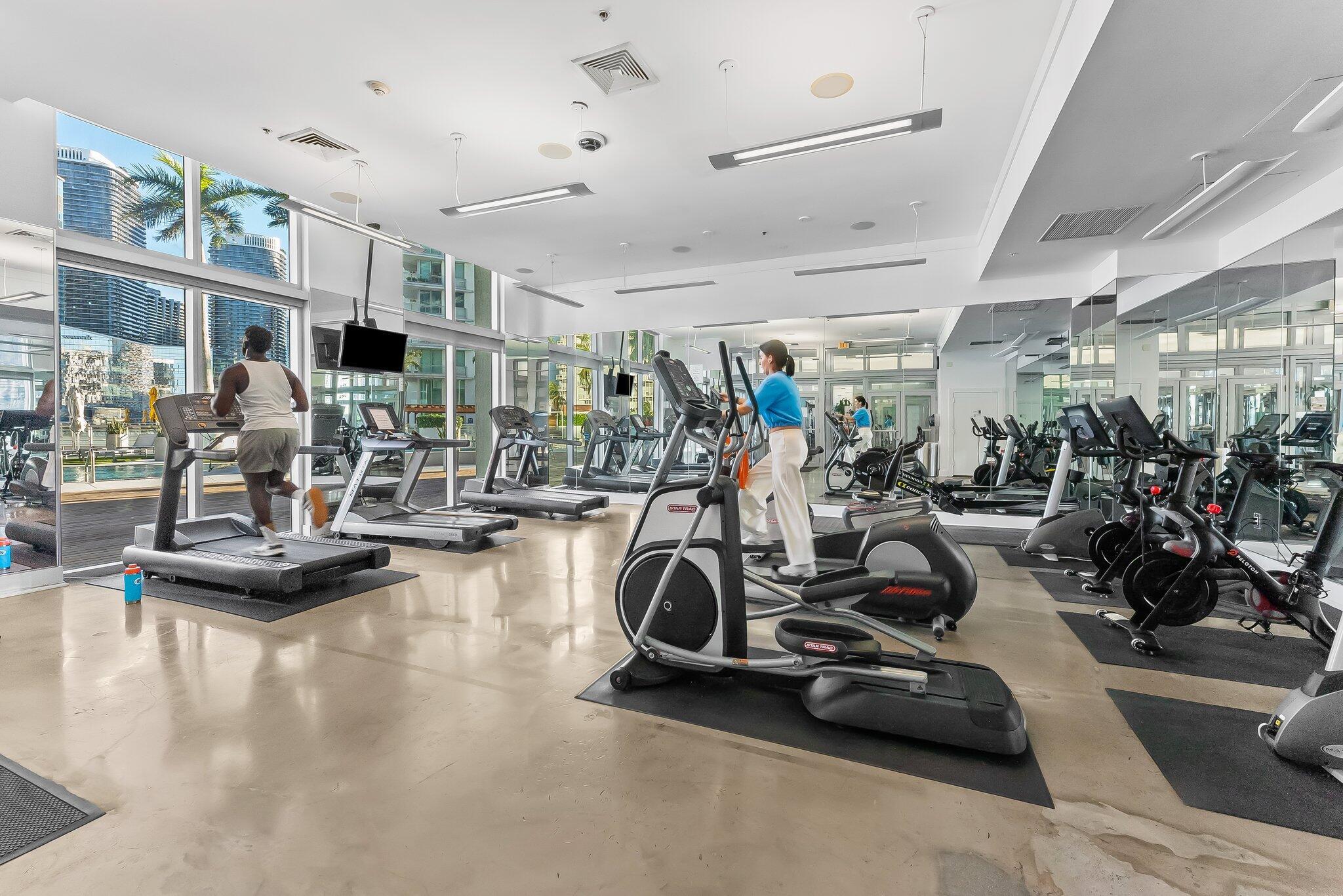 90 SW 3rd #1410, Miami FL 33130