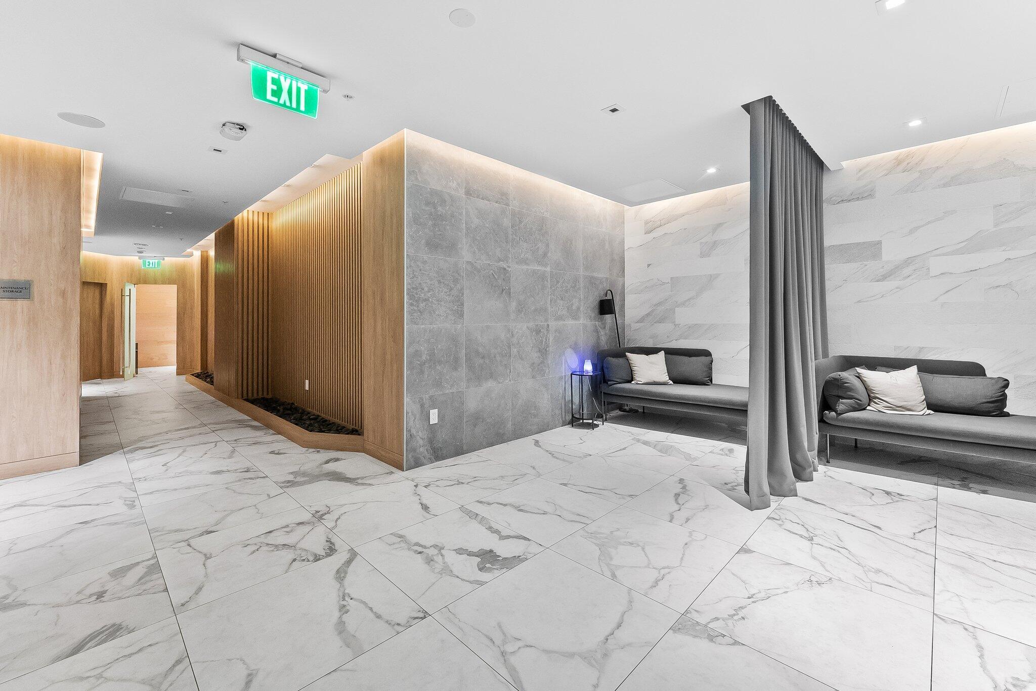 90 SW 3rd #1410, Miami FL 33130
