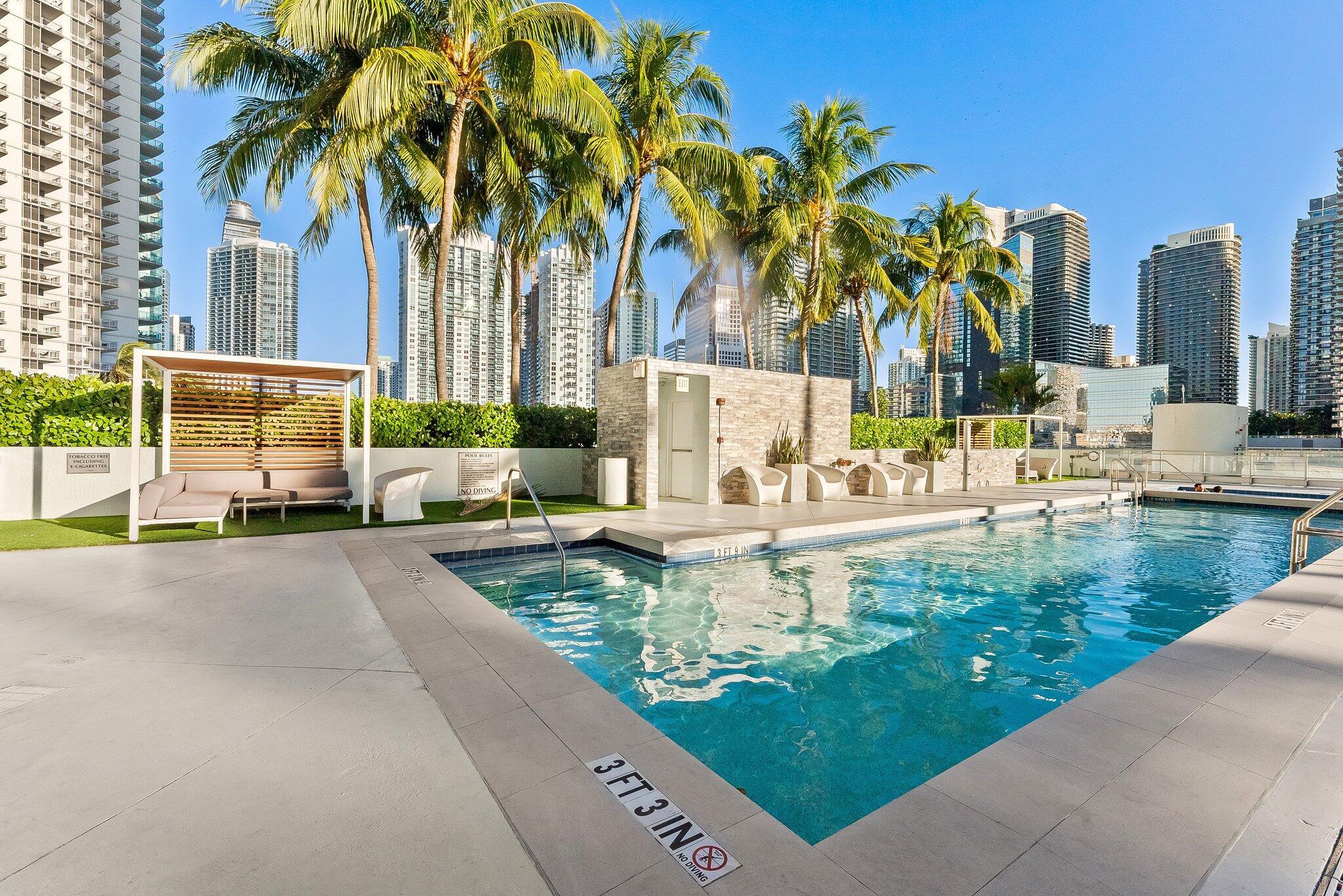 90 SW 3rd #1410, Miami FL 33130