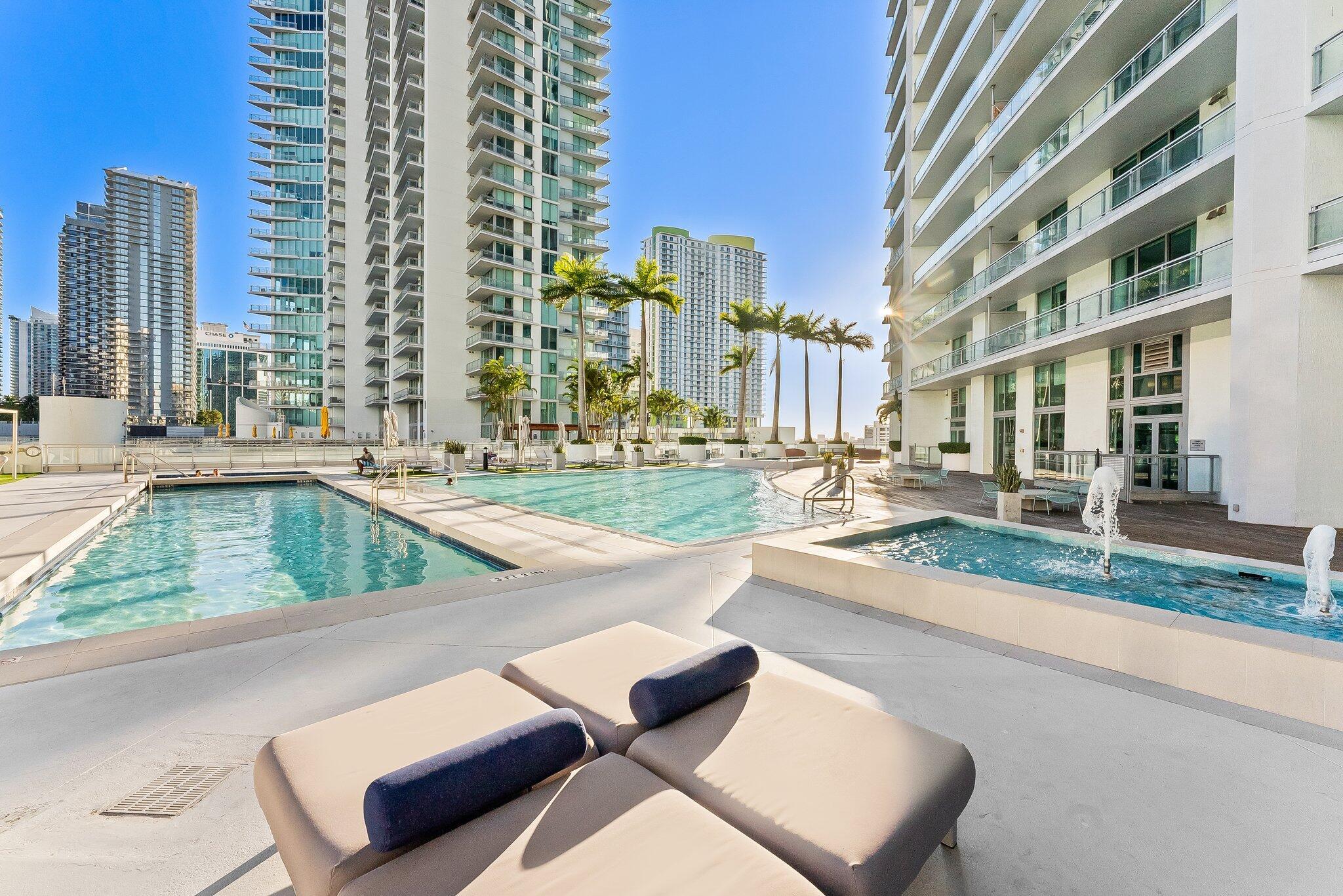 90 SW 3rd #1410, Miami FL 33130