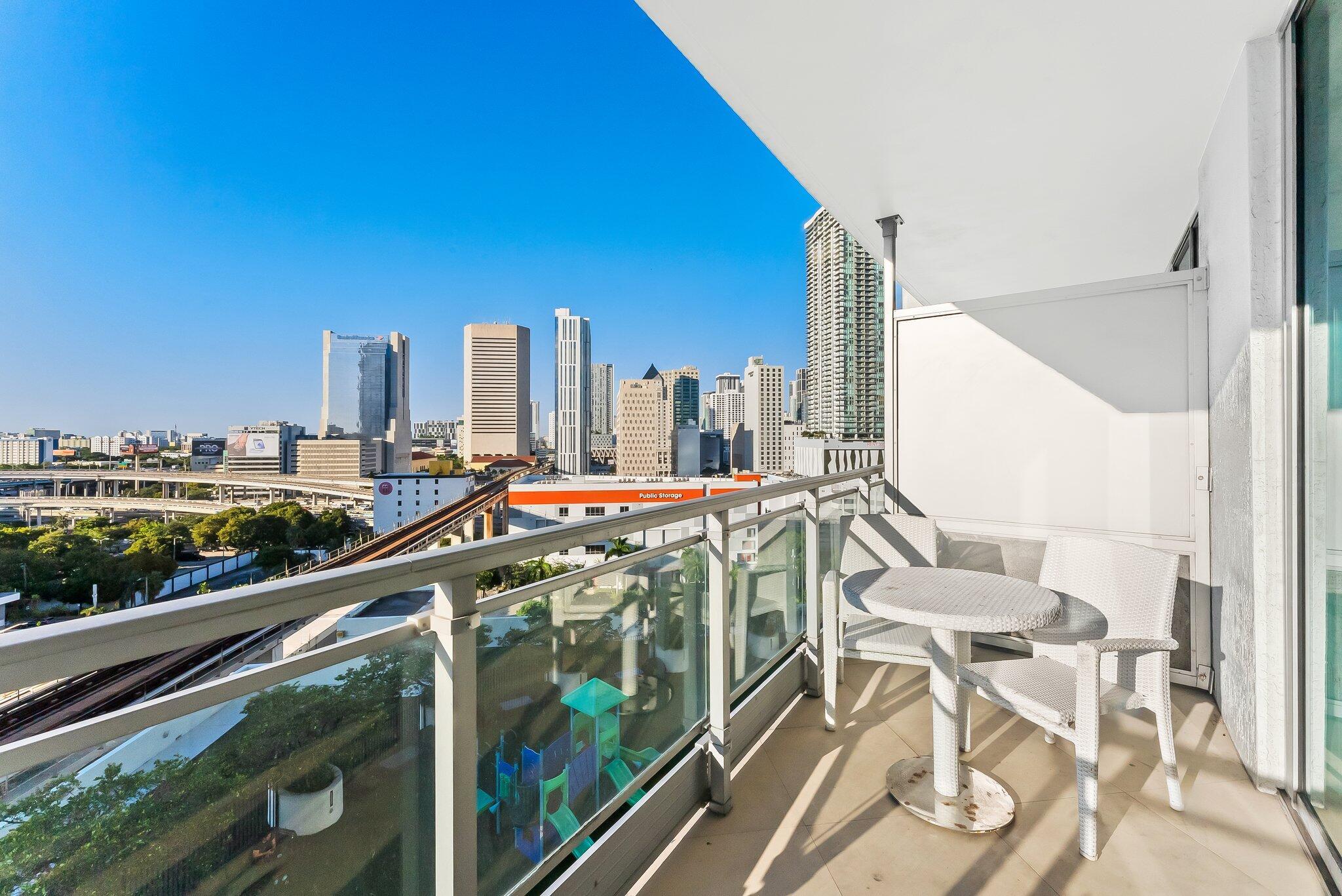 90 SW 3rd #1410, Miami FL 33130