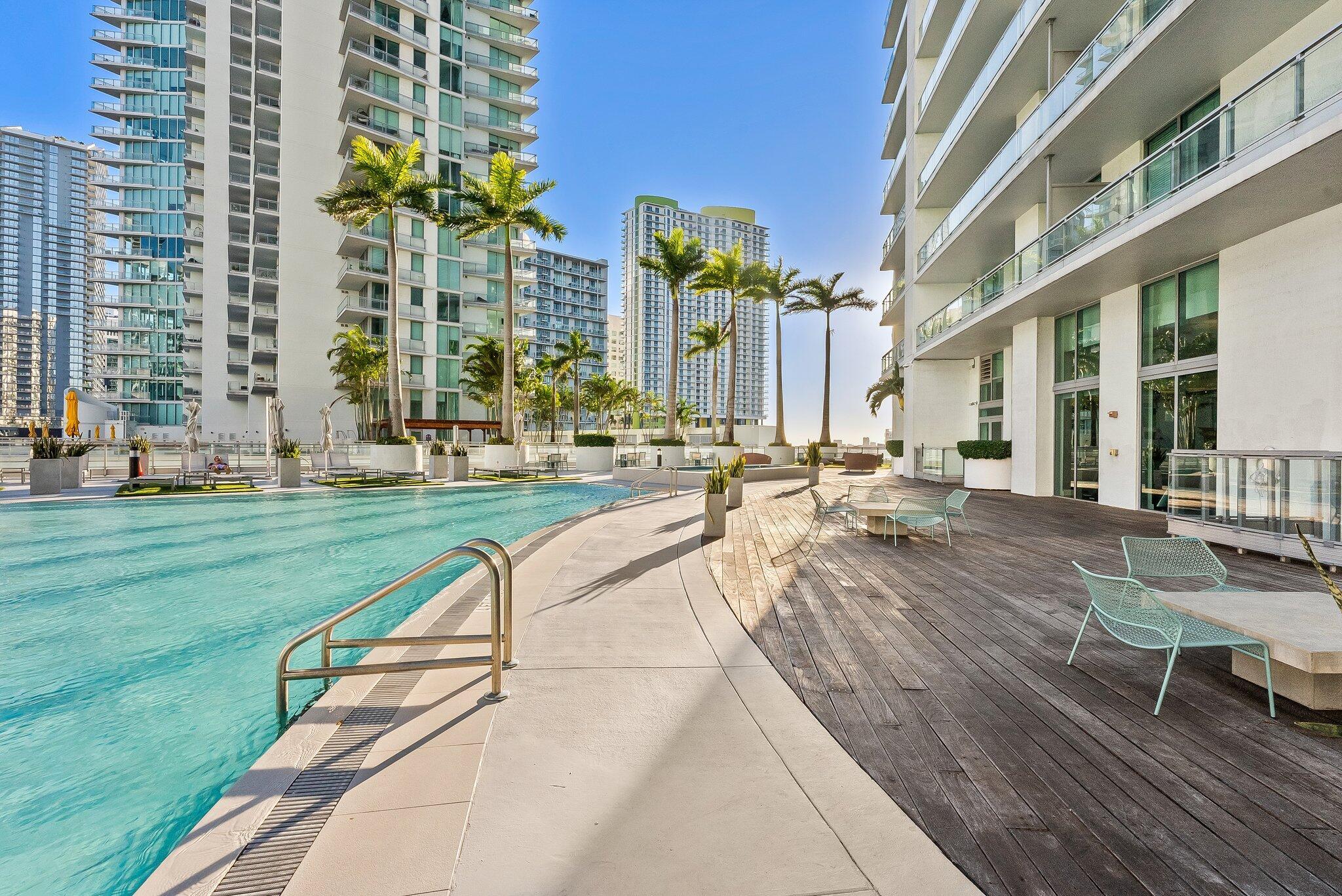 90 SW 3rd #1410, Miami FL 33130