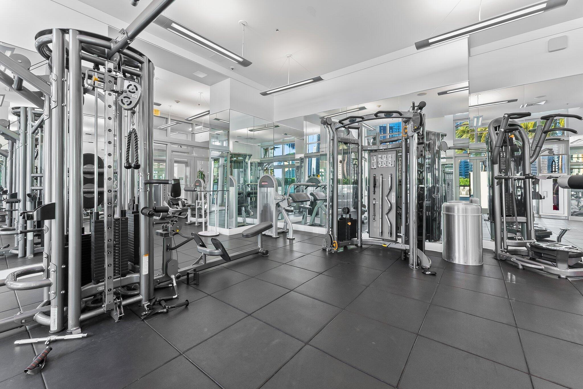 90 SW 3rd #1410, Miami FL 33130