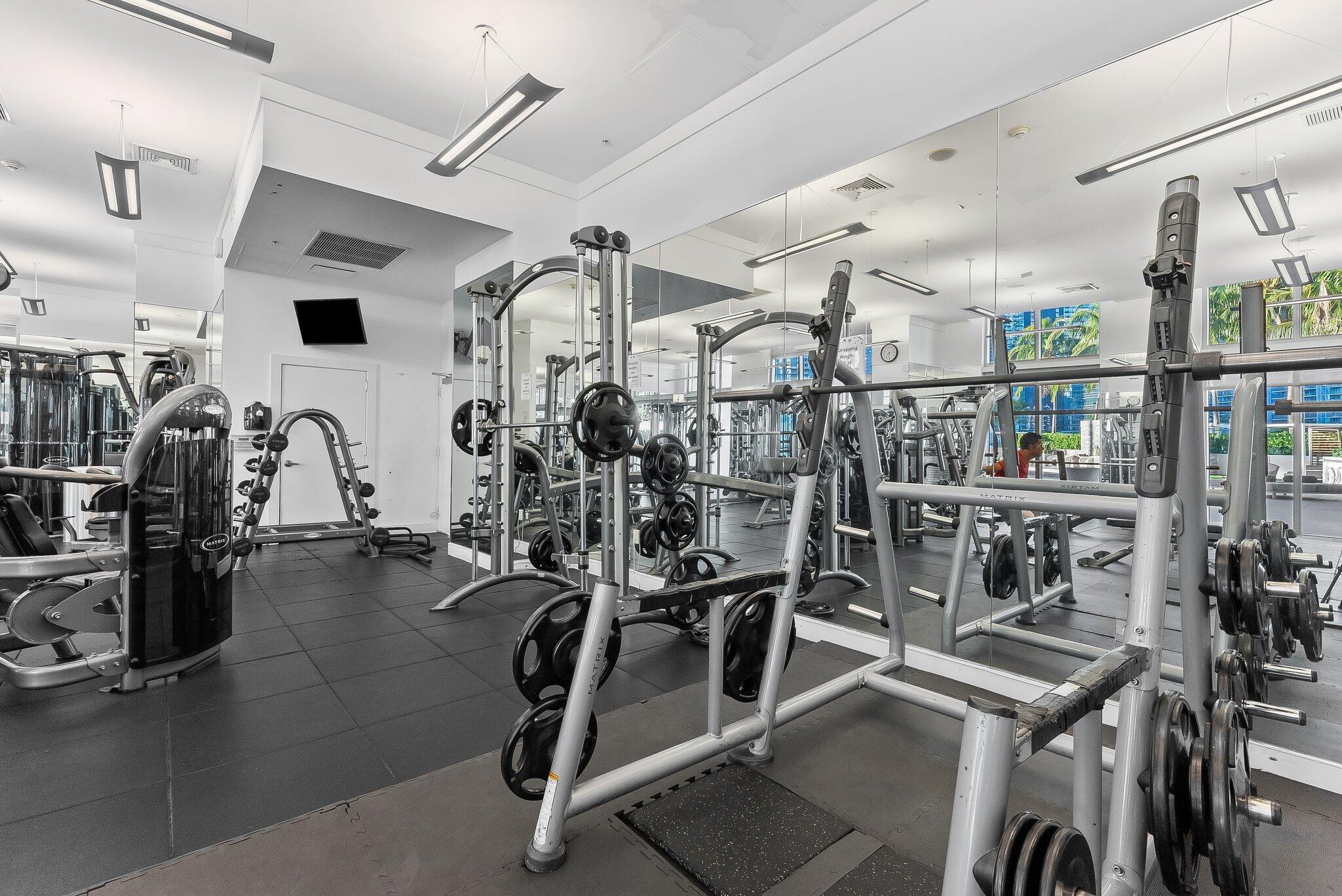 90 SW 3rd #1410, Miami FL 33130