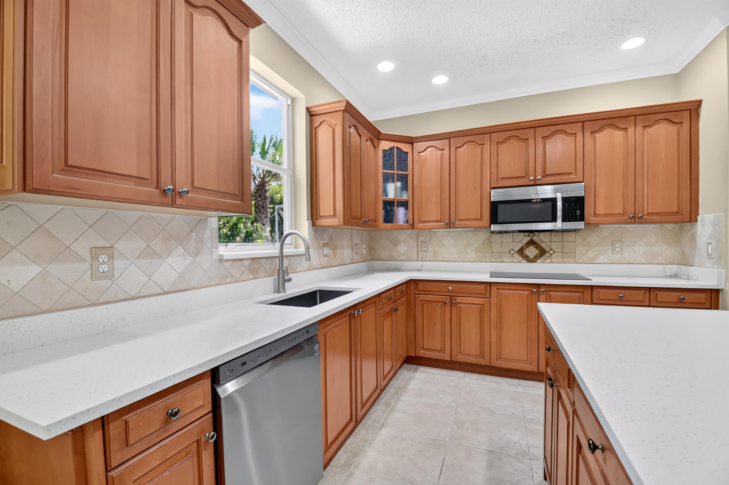 2520 Glendale, Royal Palm Beach FL 33411