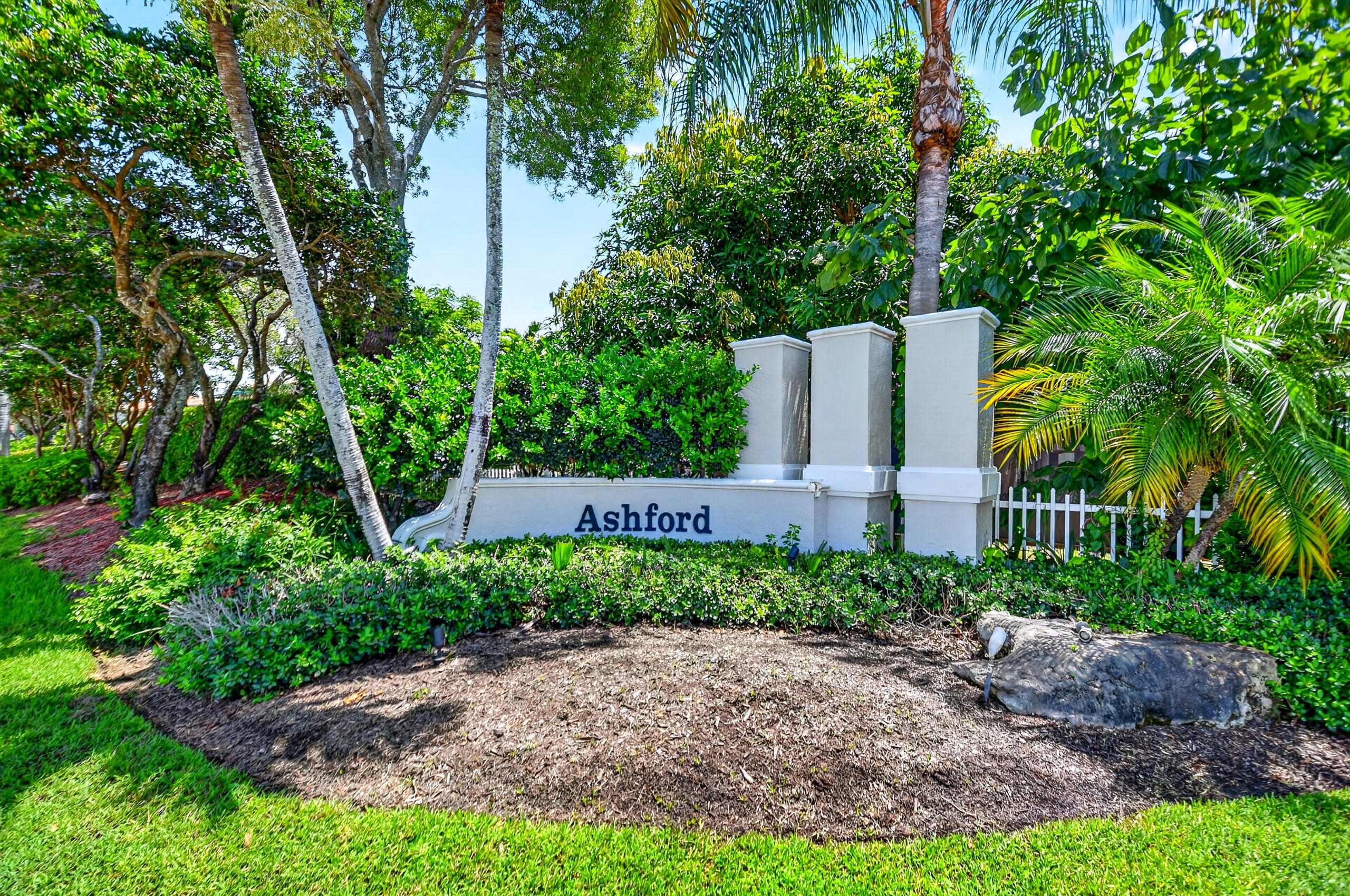 2520 Glendale, Royal Palm Beach FL 33411