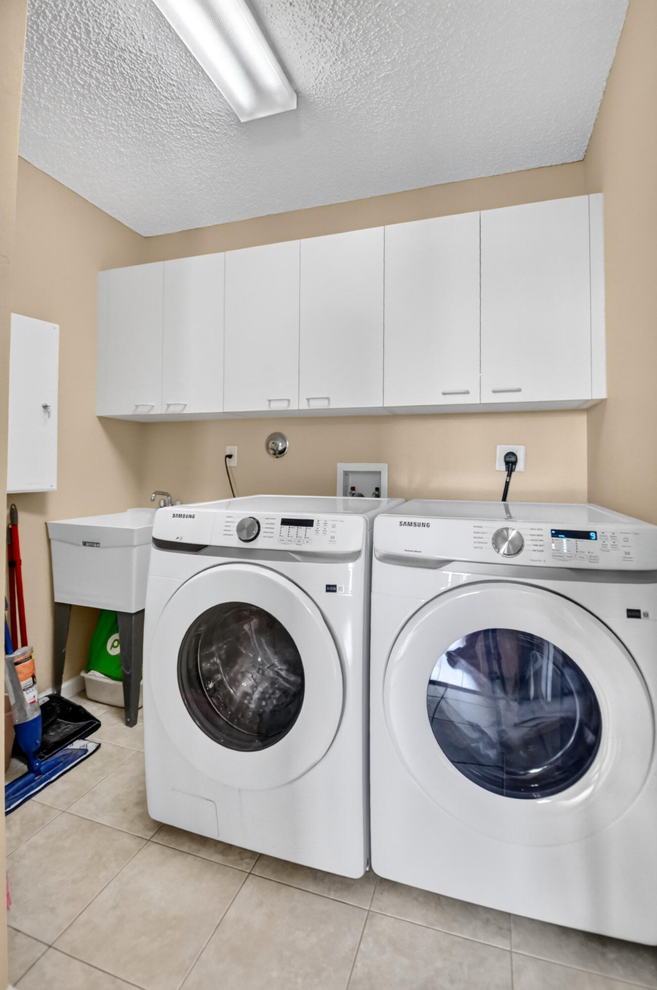 2520 Glendale, Royal Palm Beach FL 33411