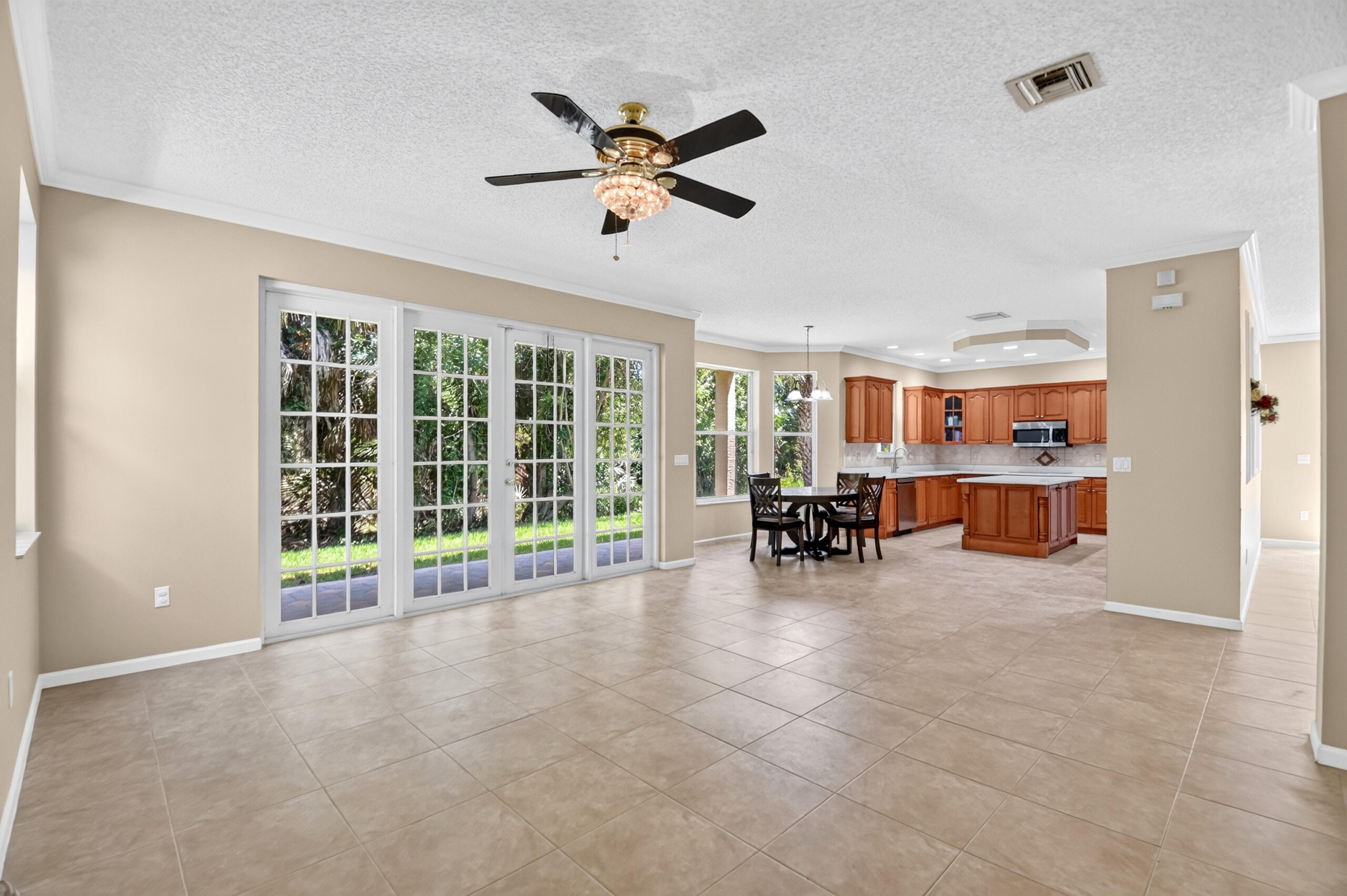 2520 Glendale, Royal Palm Beach FL 33411